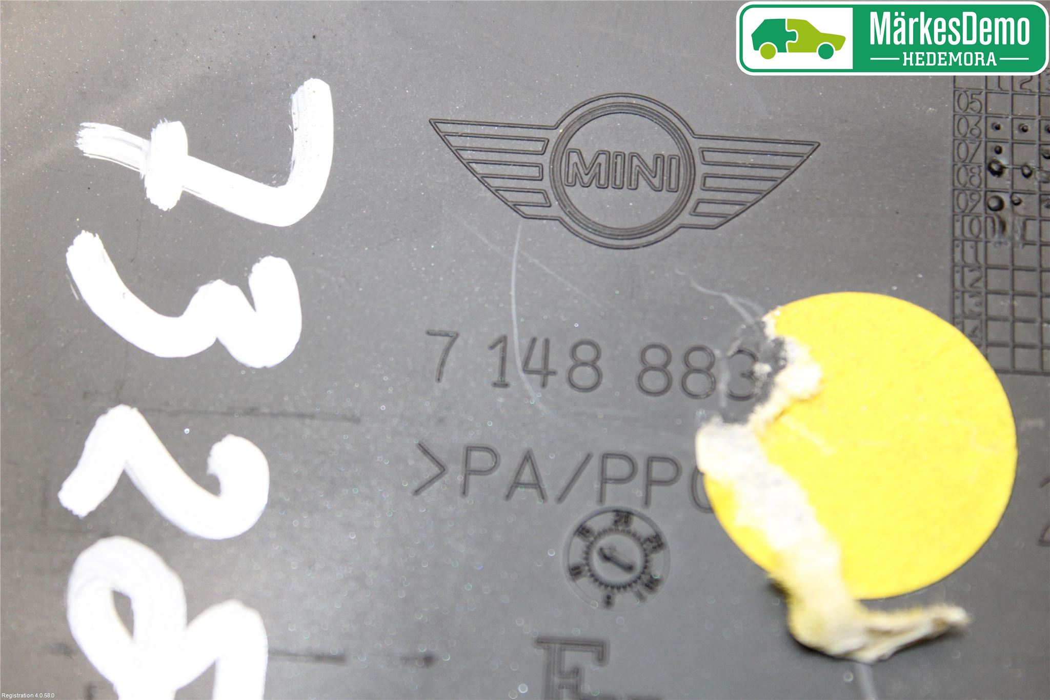 Mini CLUBMAN R55 06-14 Drivstoff Tankluke