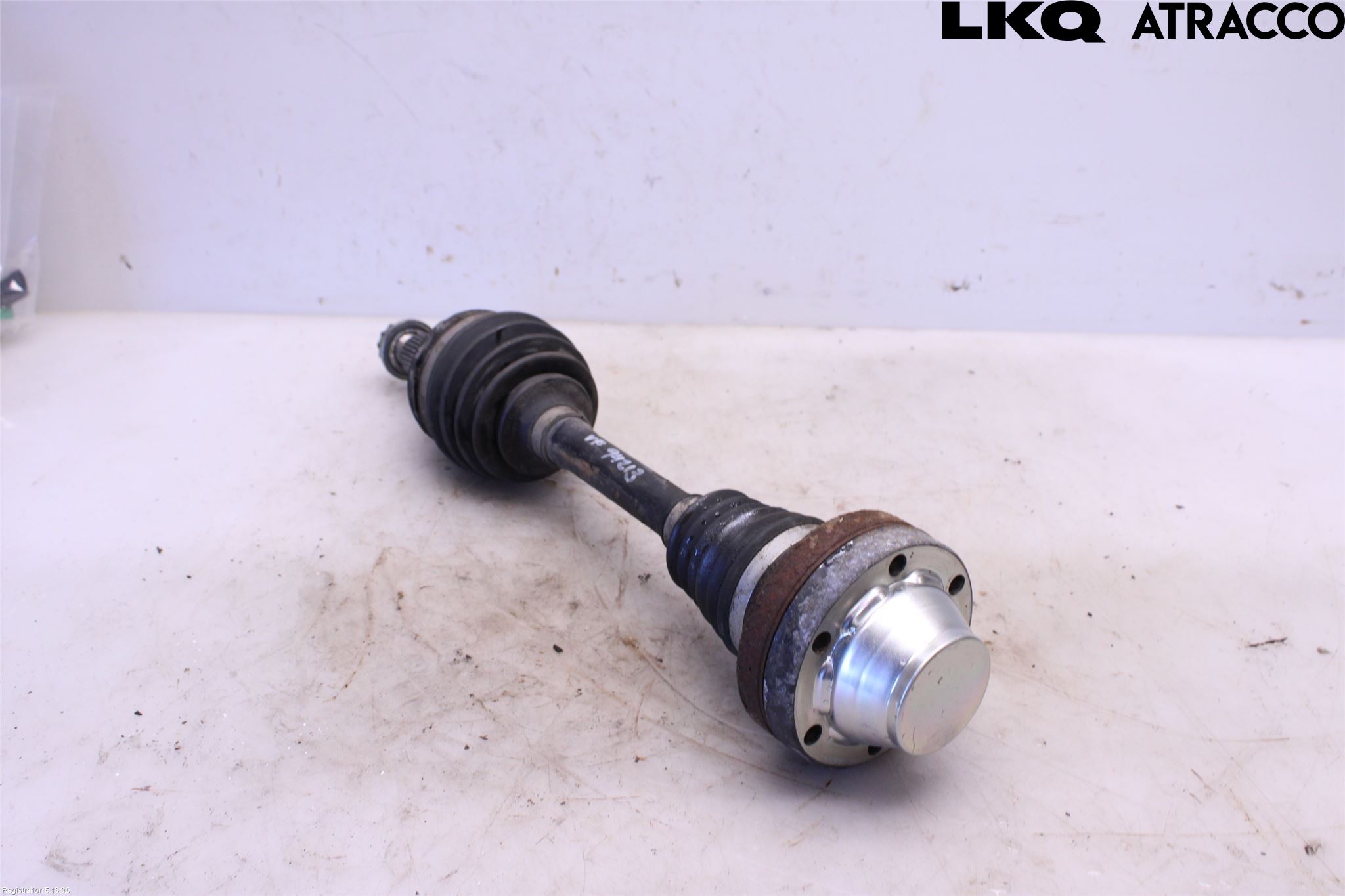 Volkswagen VW TOUAREG 7P 11-18 Drivaksel Foran Kompl Venstre
