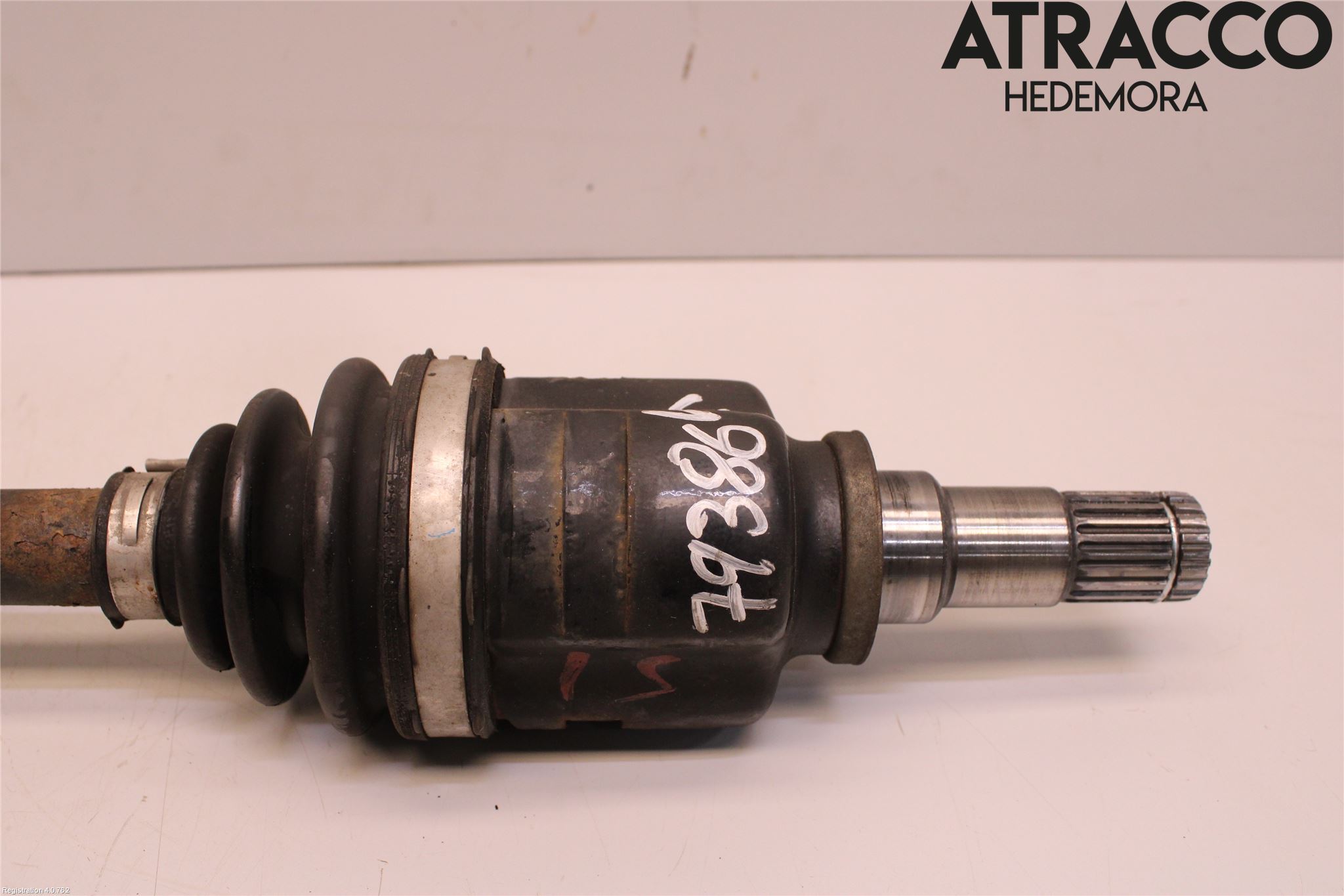 Toyota AVENSIS 09-15 Drivaksel Foran Kompl Venstre