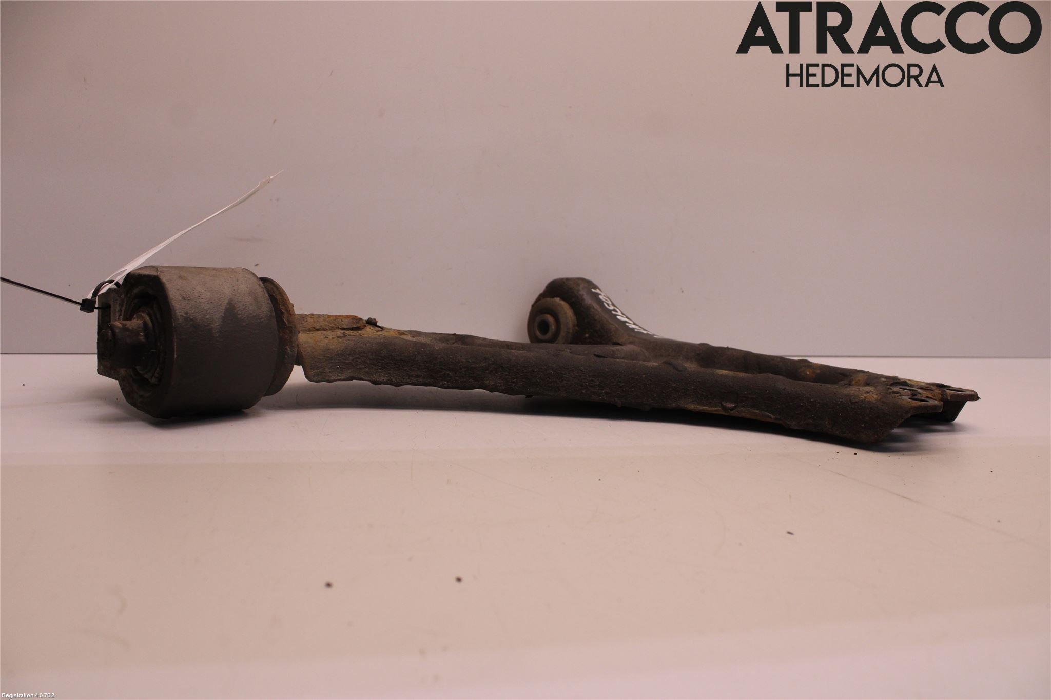 Saab 9-5 -05 Bærearm Foran Høyre Nedre