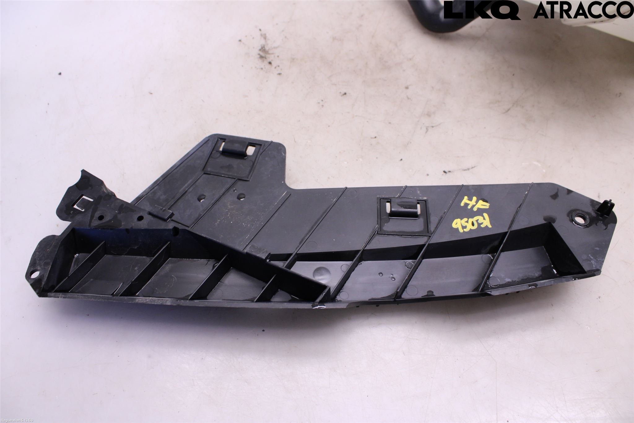 Volvo V70 08-13 Frontlykt Holder-Feste