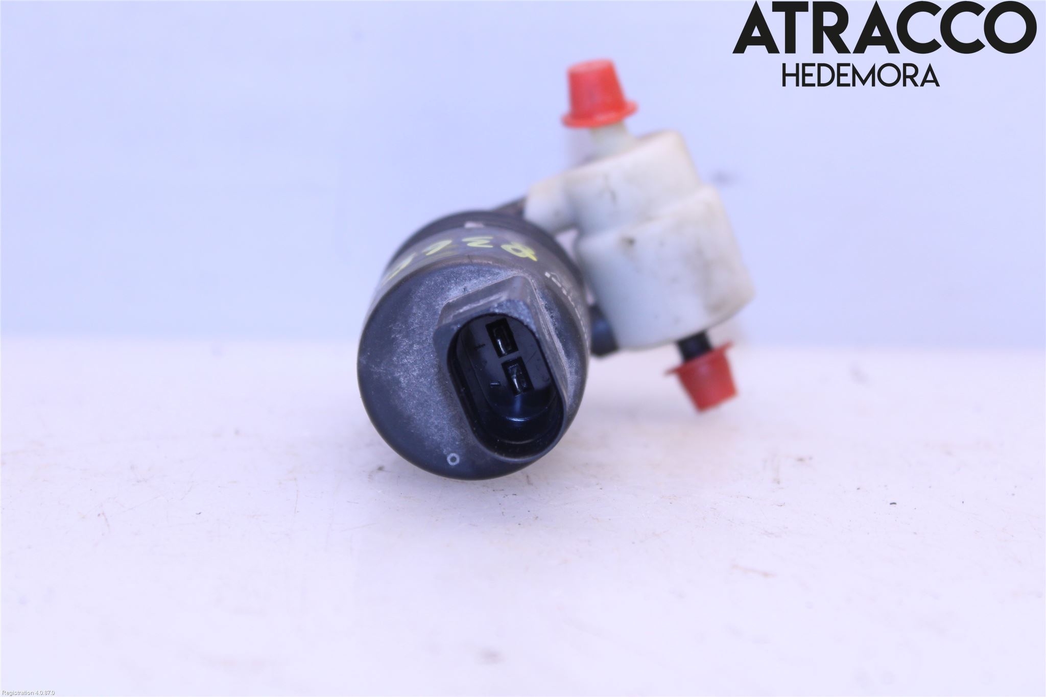 Mitsubishi OUTLANDER 07-12 Spylerpumpe Frontrute