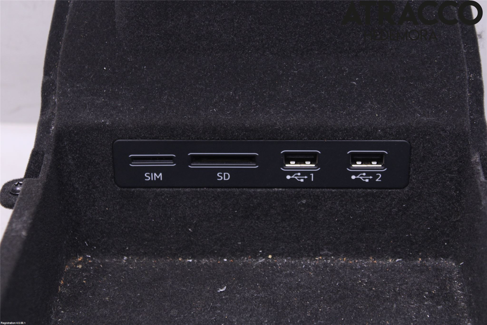 Audi A6 F2/C8 19- Innr Konsoll-Lomme