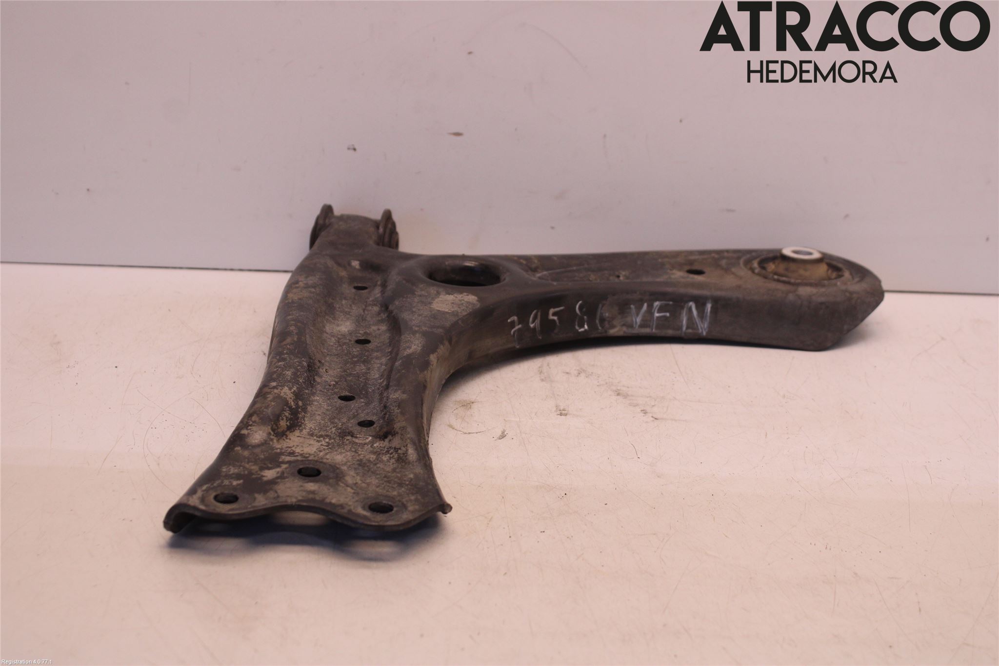 Volkswagen VW POLO 10-17 Bærearm Foran Venstre Nedre