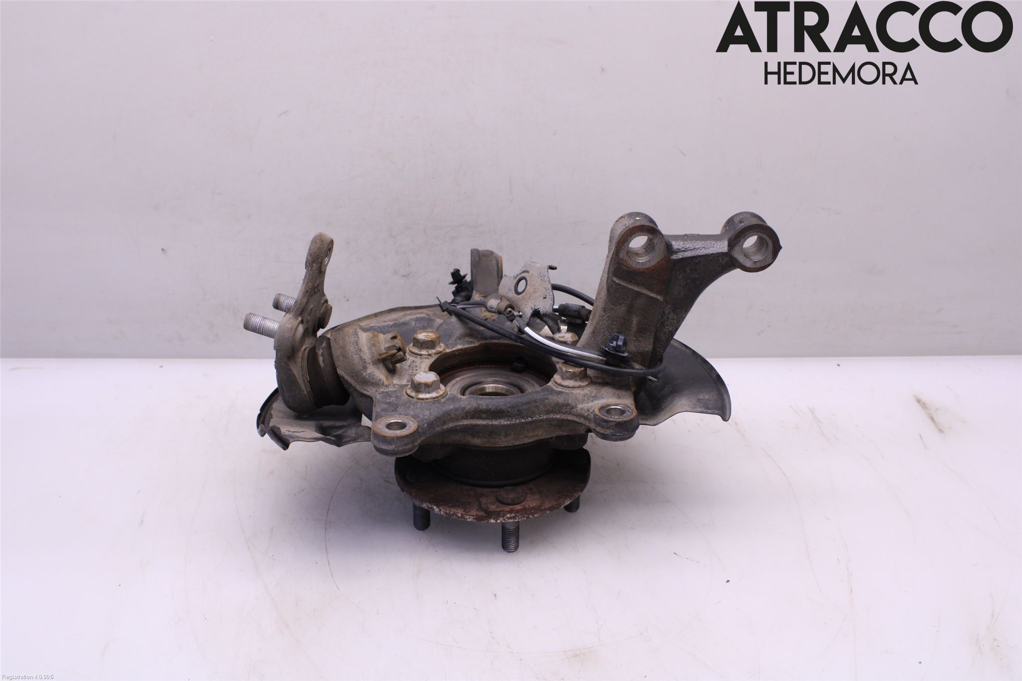 Toyota AURIS 13-19 Spindel Vf