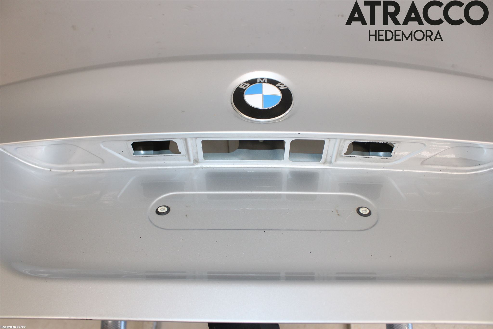BMW 5 F10/F11/F18 09-17 Bakluke Koffertlokk