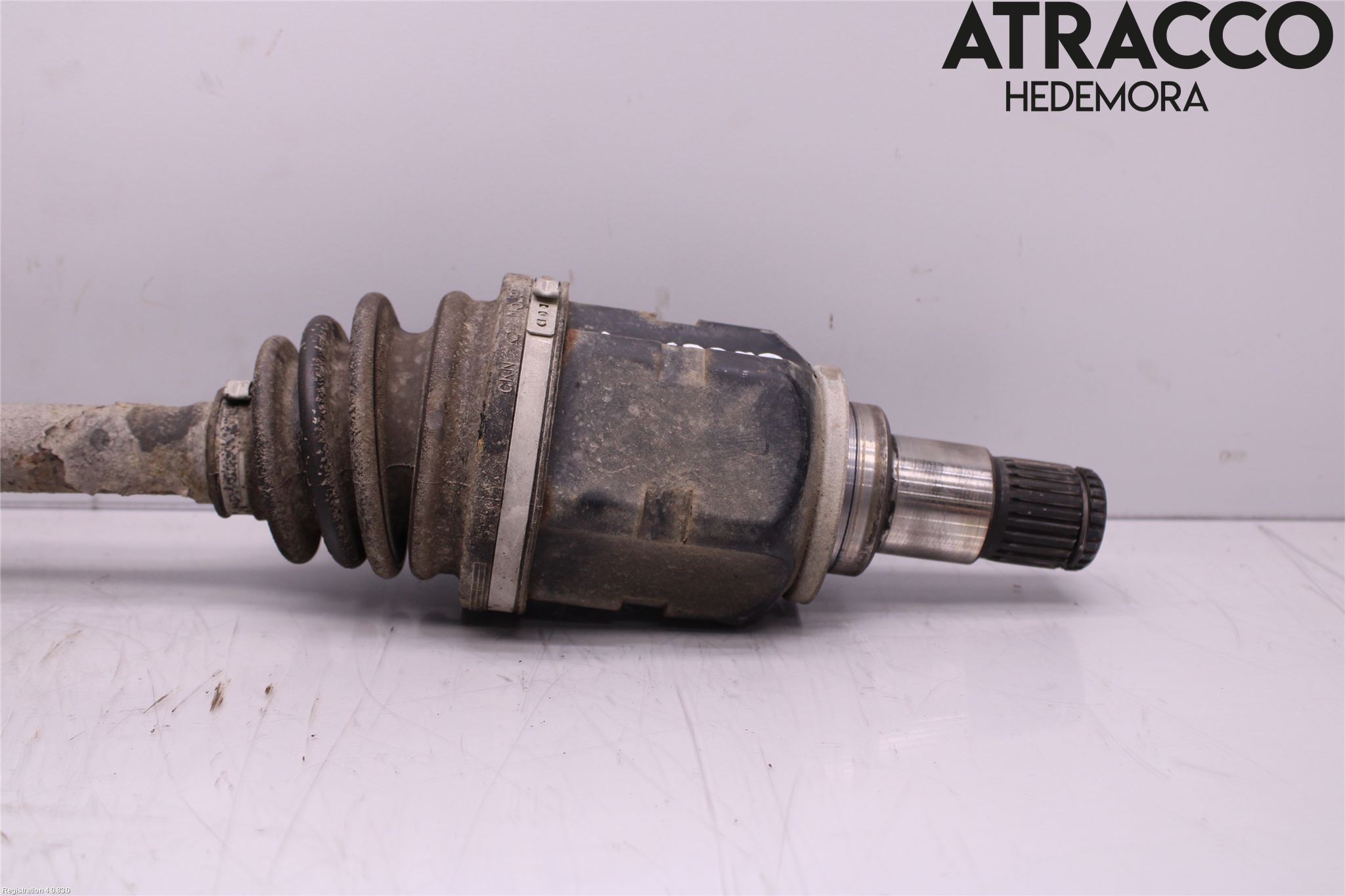 Toyota AVENSIS 07-08 Drivaksel Foran Kompl Venstre