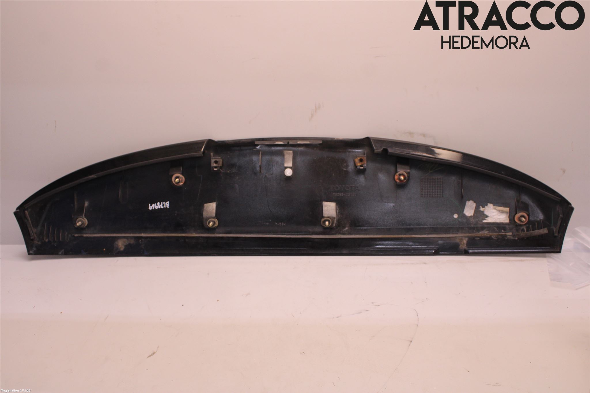 Toyota AVENSIS 03-06 Spoiler Bakluke