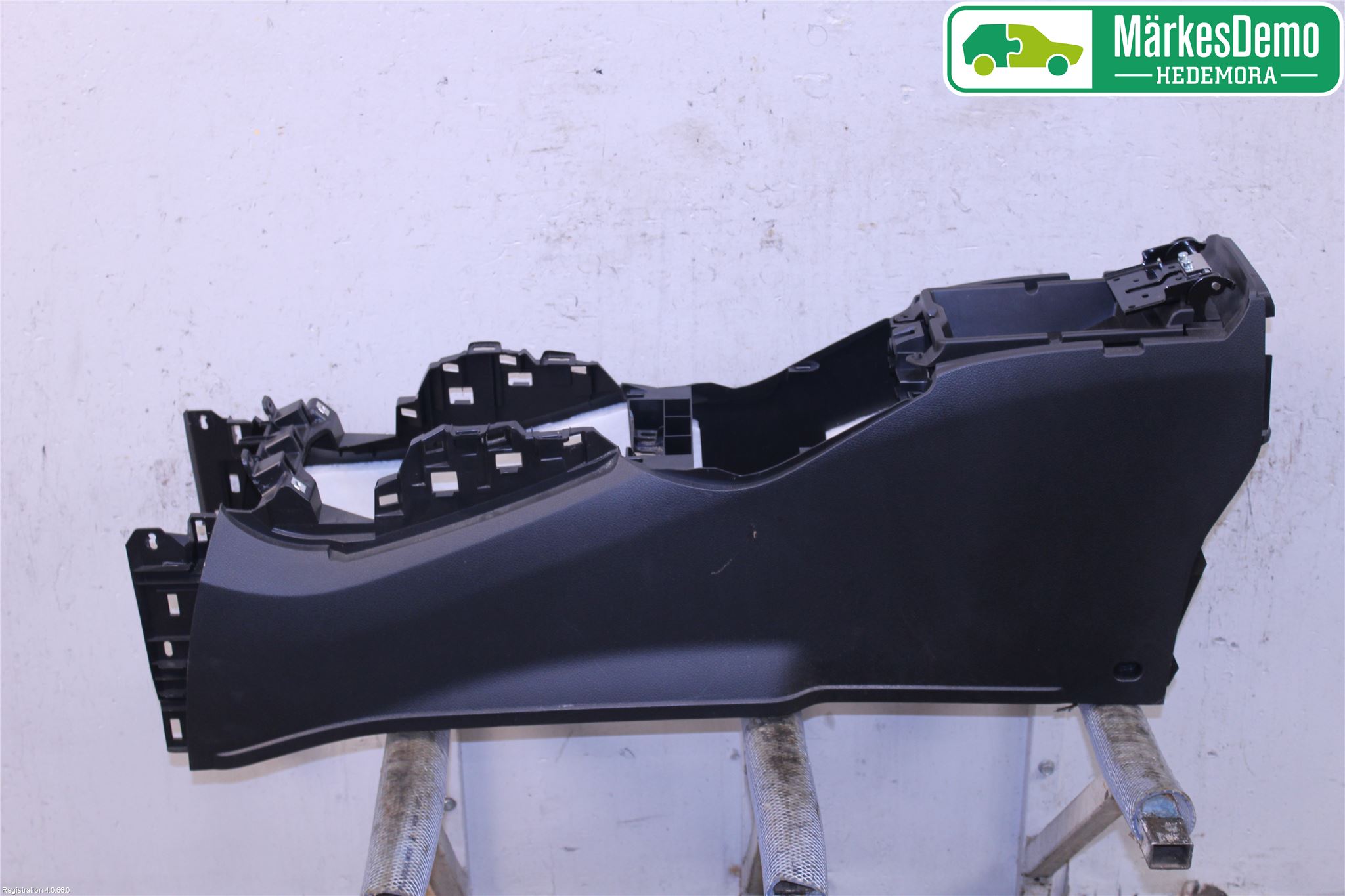 Nissan QASHQAI 14-17 Innr Konsoll-Lomme