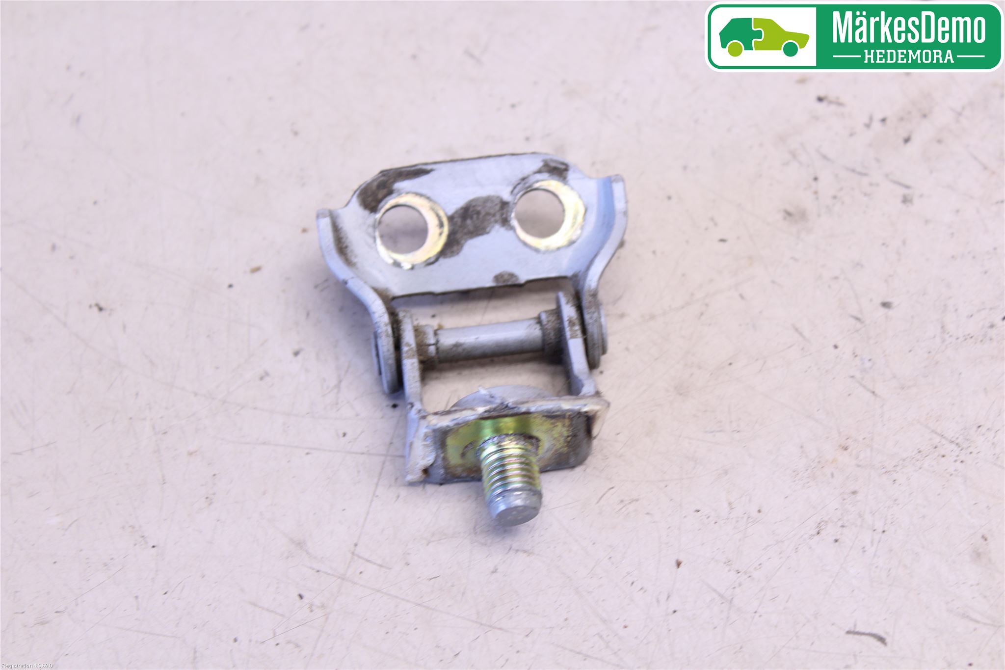 Mazda 3 I 03-06 Bakluke Hengsel Venstre