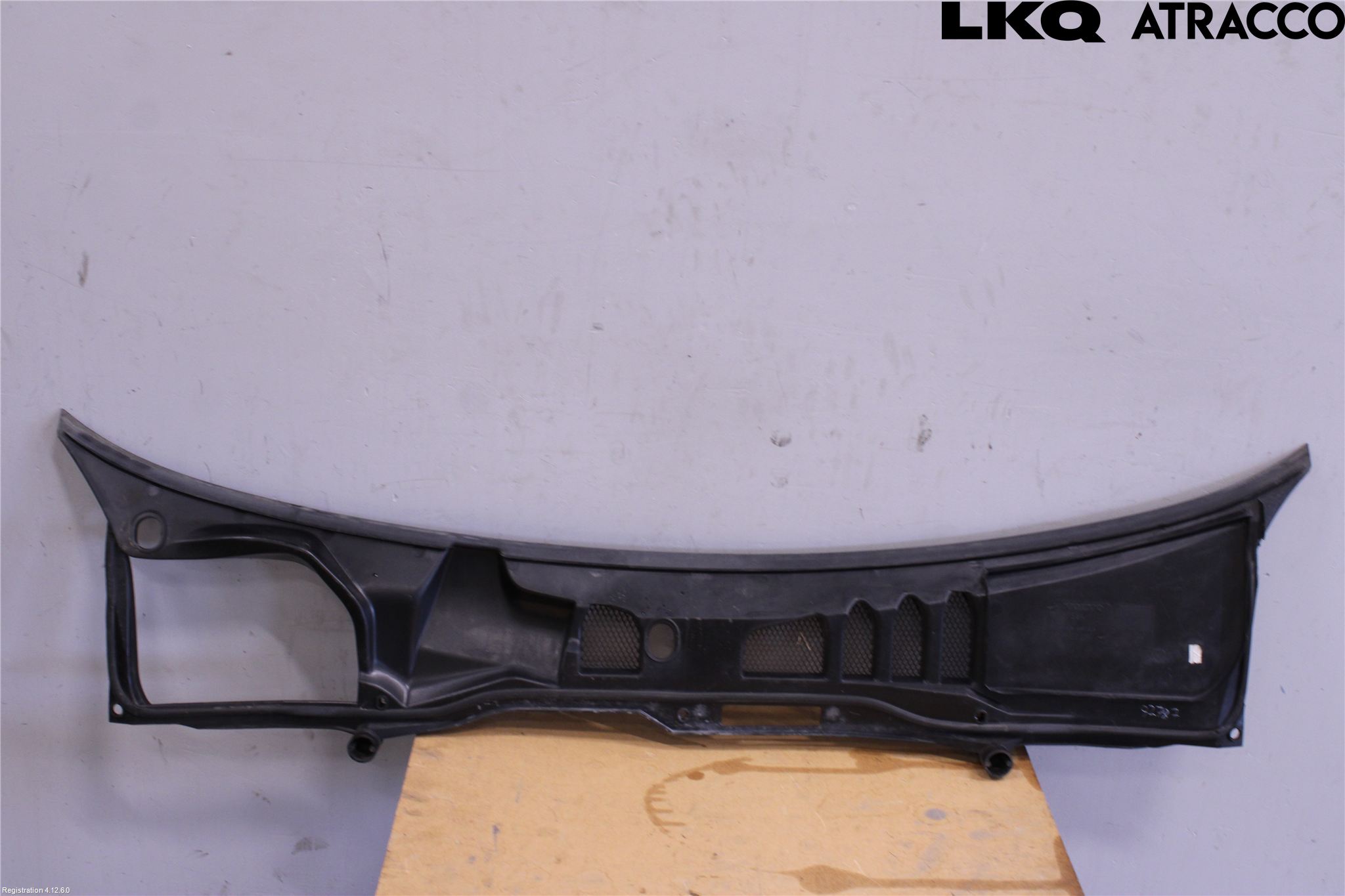 Volvo S70/V70/XC  97-00 Visker Deksel-Grill-Under Frr