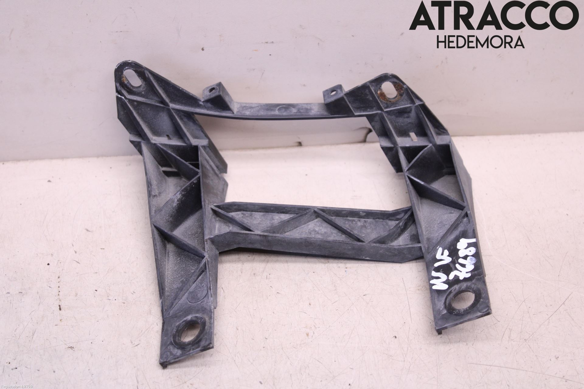Volkswagen VW TRANSP/CARAVELLE (T5) 04-15 Frontlykt Holder-Feste