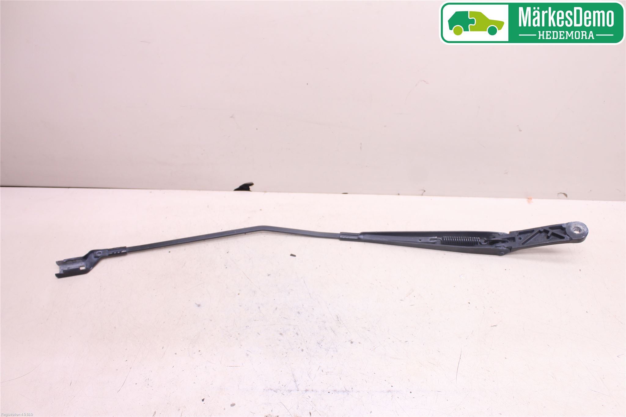 Volkswagen VW CADDY      04-10 Viskerarm-Armer Frontrute