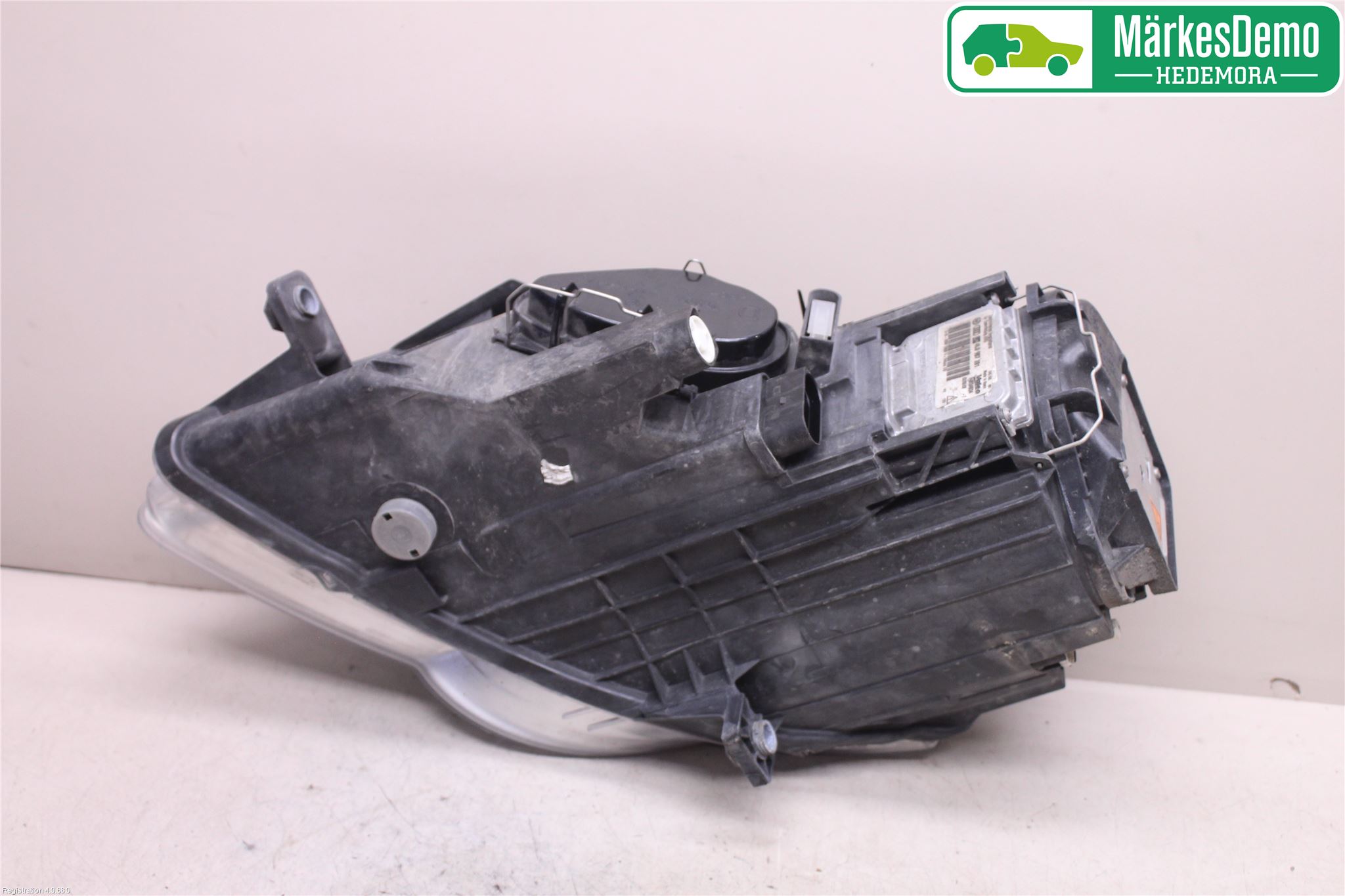 Volkswagen VW PASSAT 05-11 Frontlykt Høyre