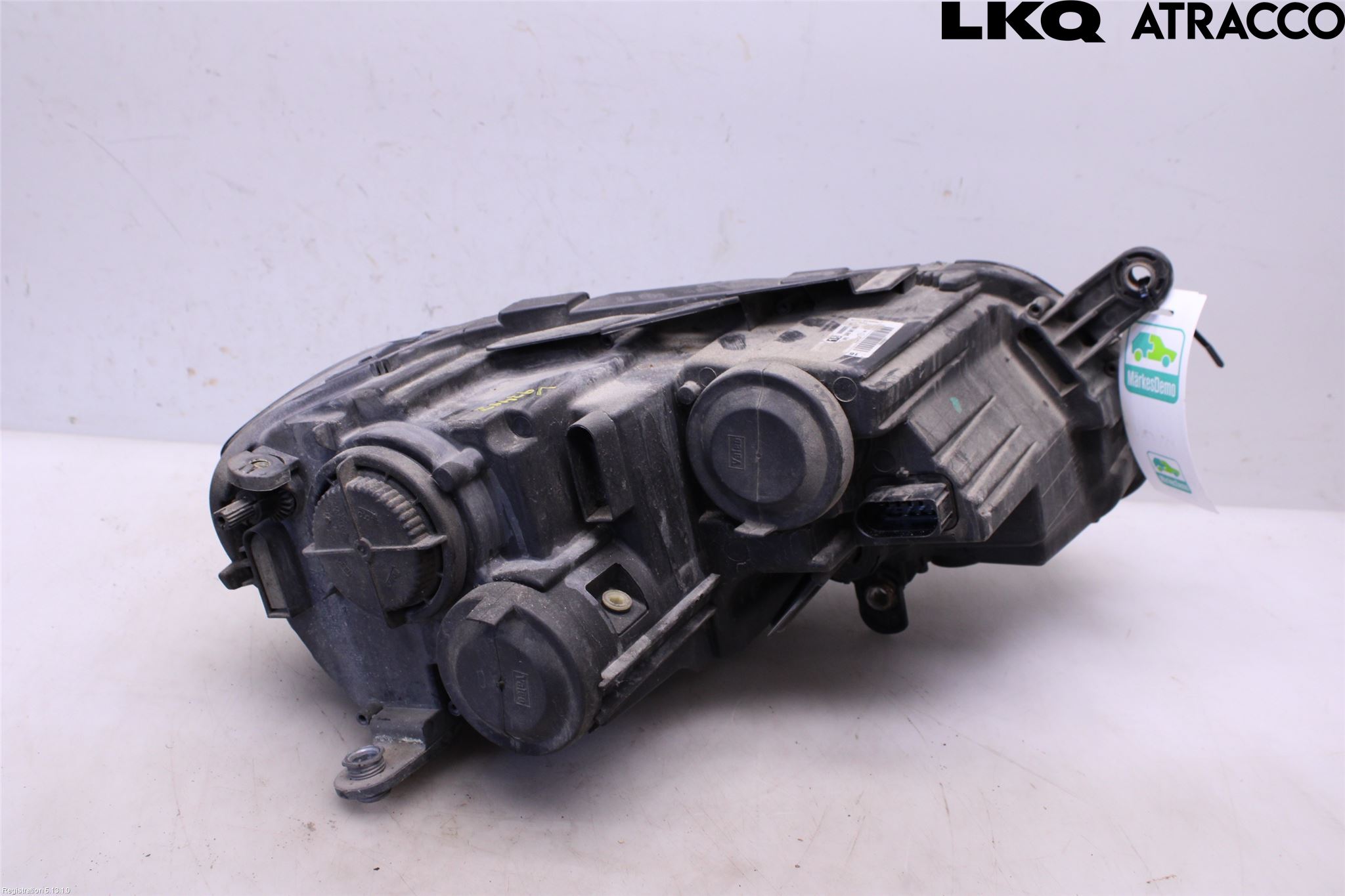 Volkswagen VW PASSAT 11-14 Frontlykt Venstre
