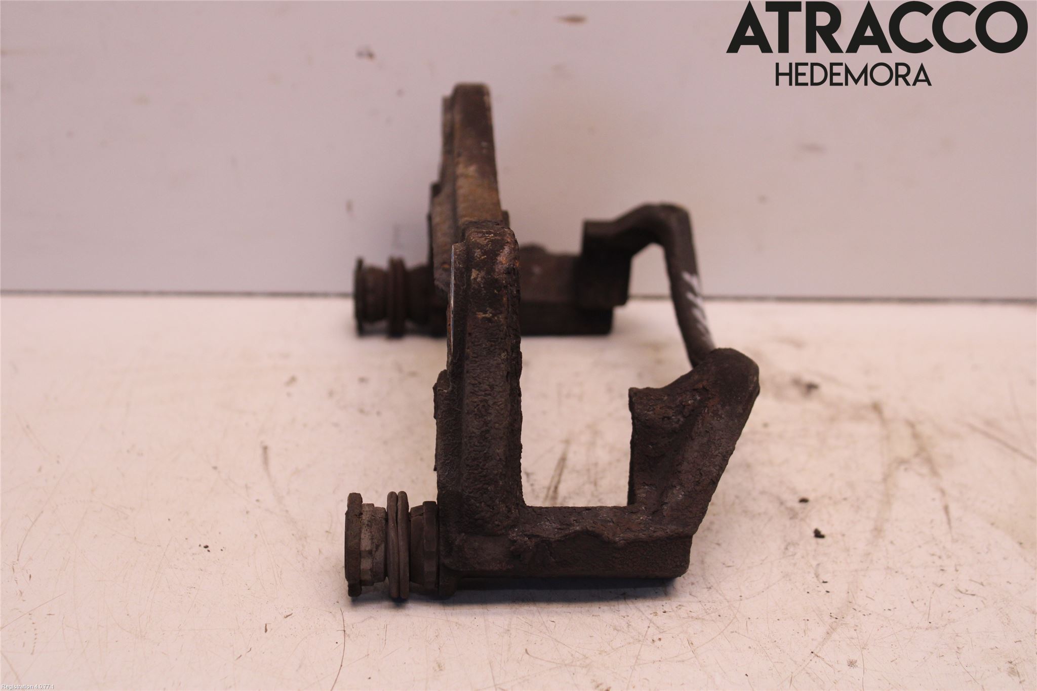 Mitsubishi COLT   04-08 Bremsecaliper Feste Holder