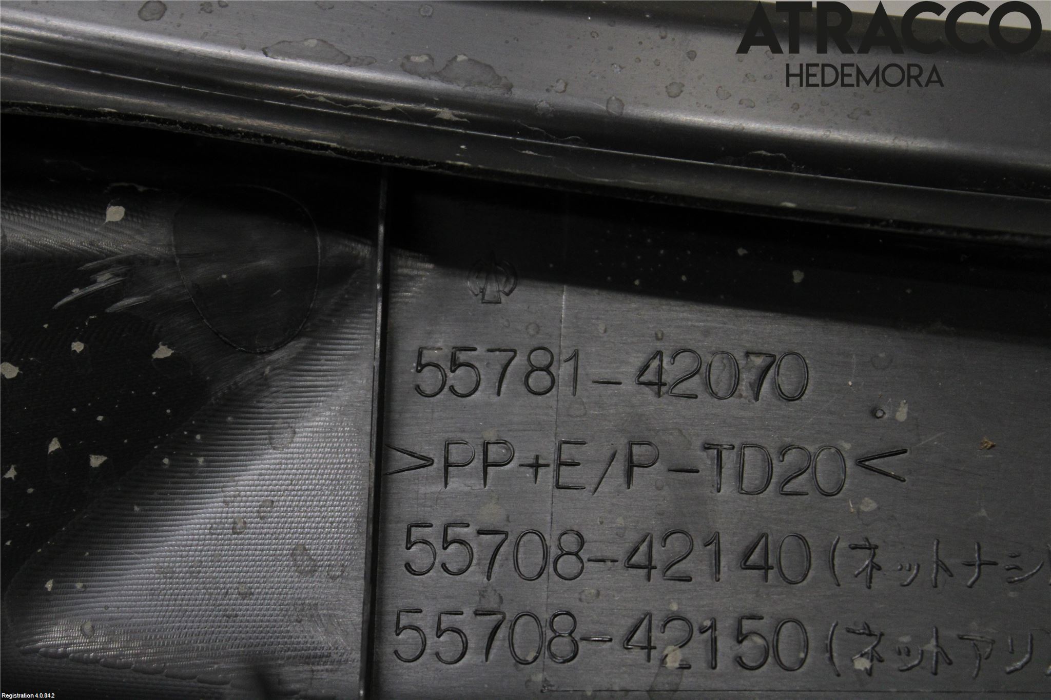 Toyota RAV 4 06-12 Visker Deksel-Grill-Under Frr