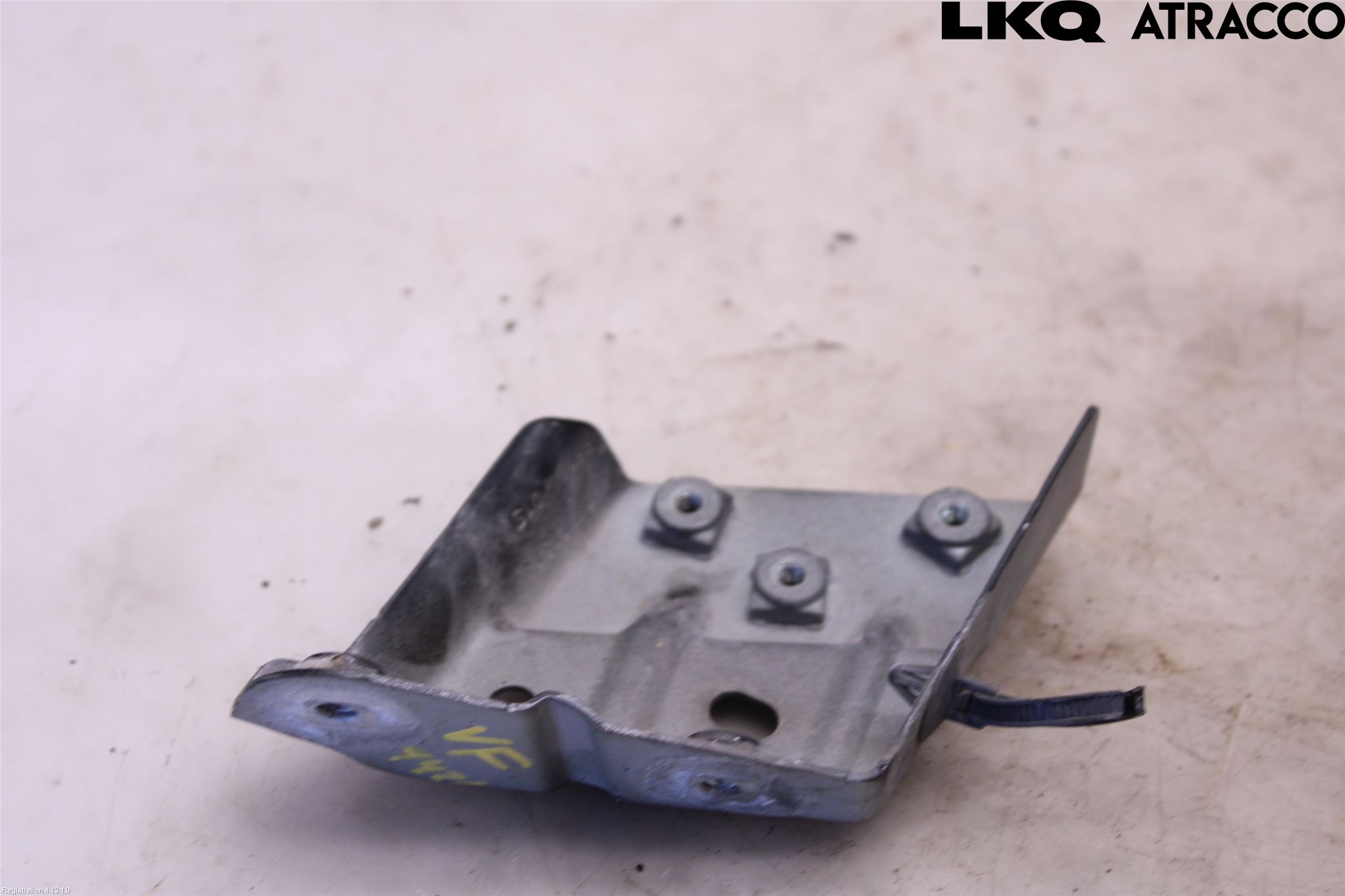 Volkswagen VW TOUAREG 7P 11-18 Frontskjermfeste Venstre