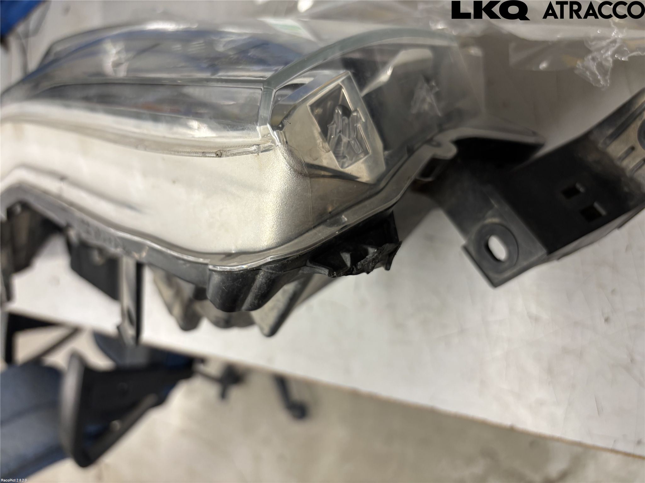 Toyota HILUX 16- Frontlykt Venstre