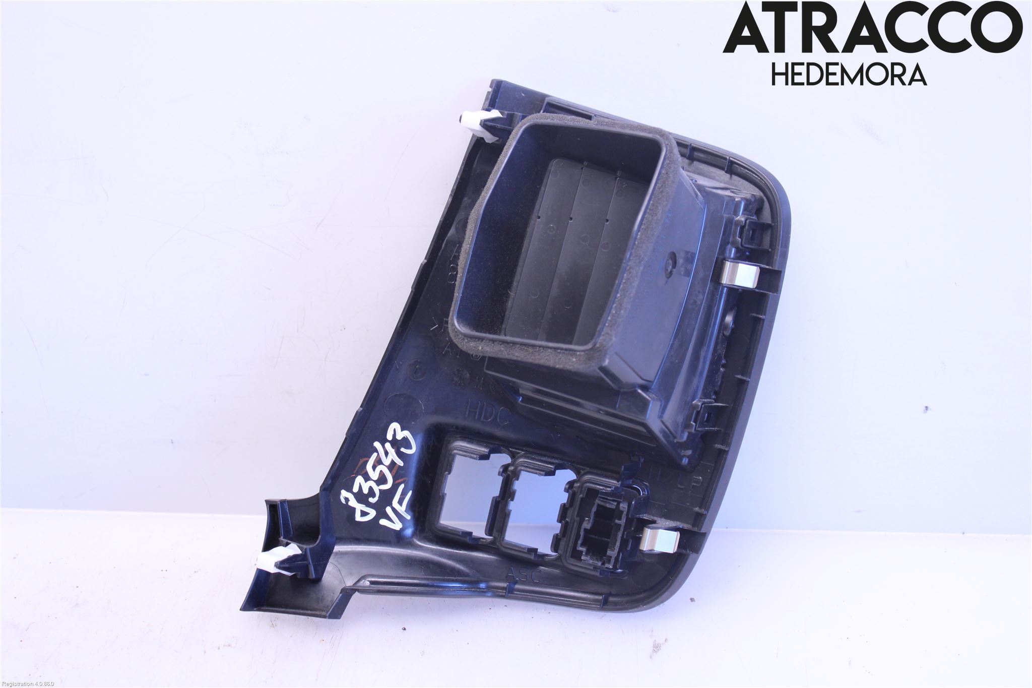 Mitsubishi OUTLANDER 13-21 Dashbord Kanal - Dyse