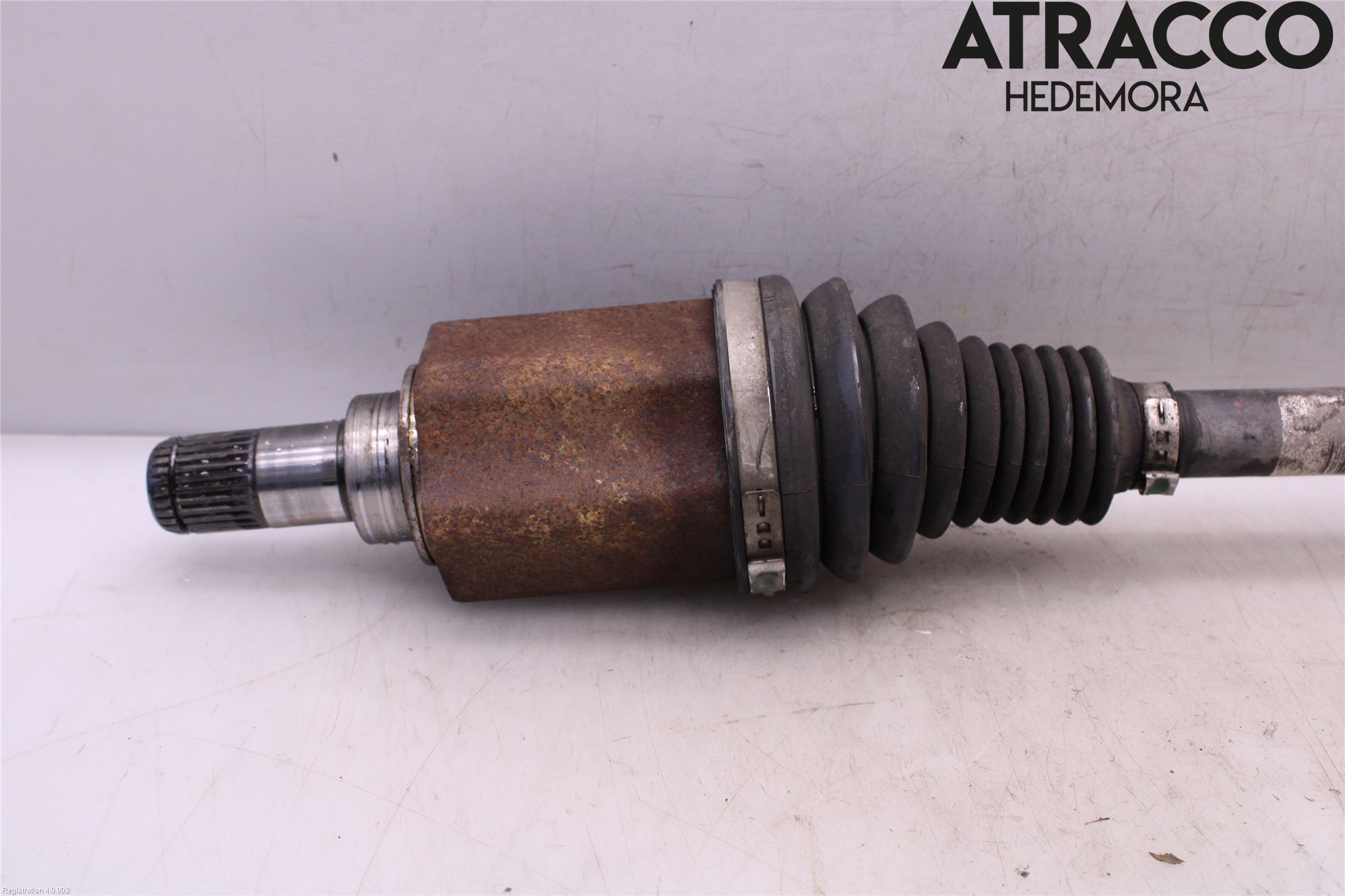 BMW 3 F30/F31/F80 12-19 Drivaksel Foran Kompl Venstre