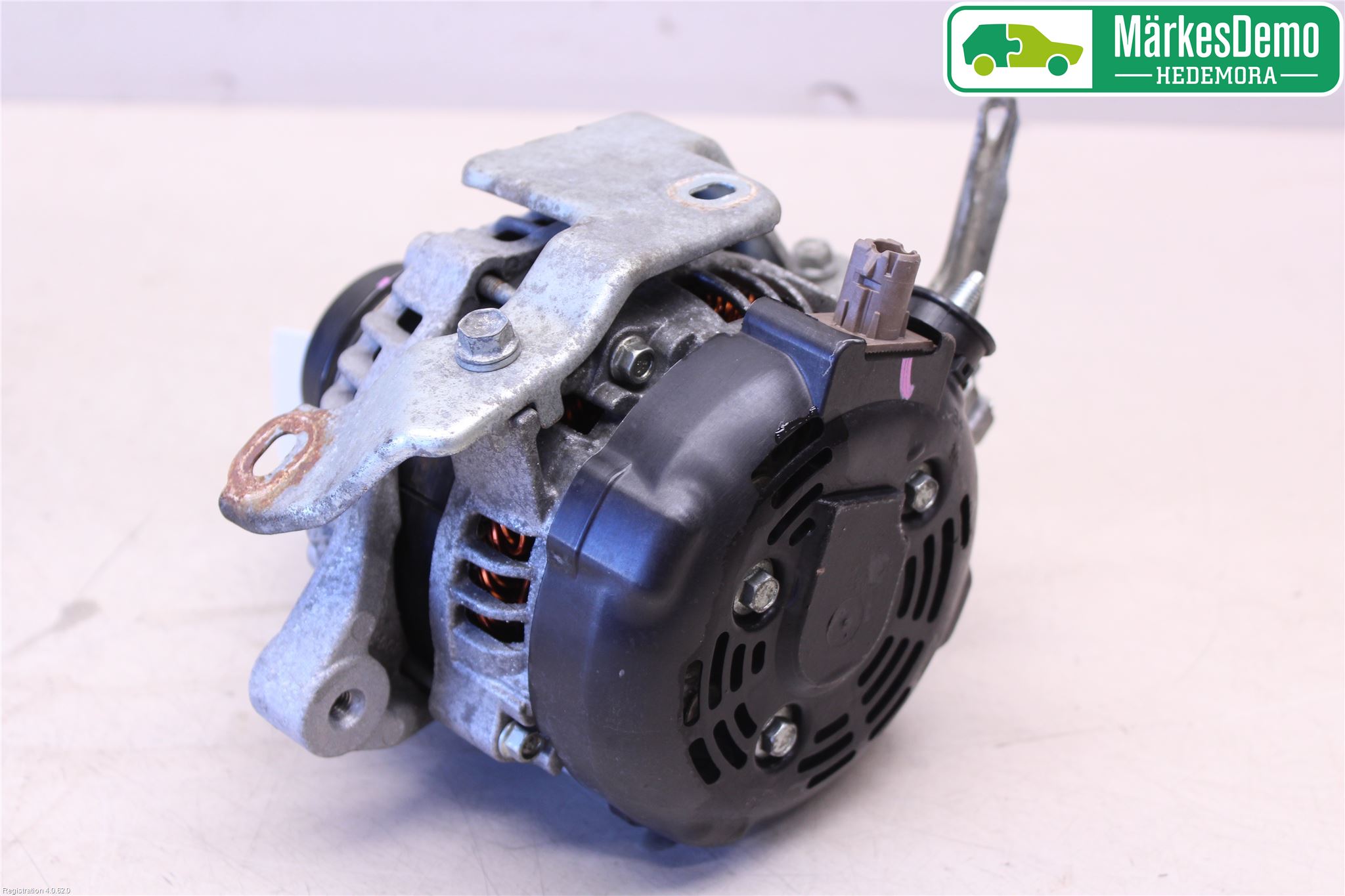 Toyota YARIS XP130 12-14 Dynamo
