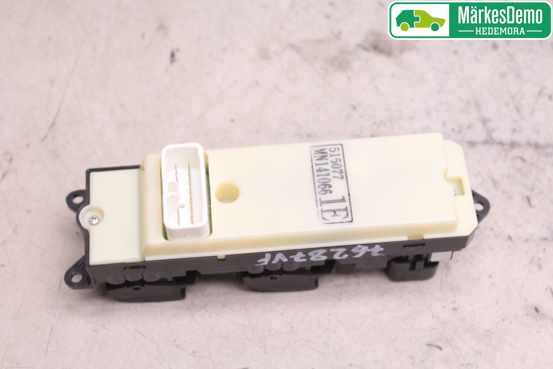 Mitsubishi GRANDIS Bryter Vindusheis