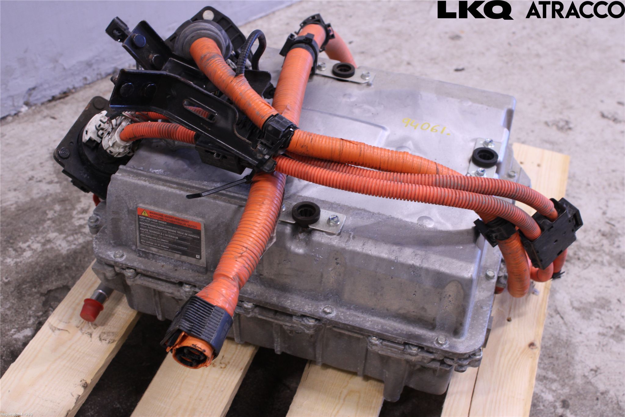 Nissan LEAF 18- Inverter 12-)220V