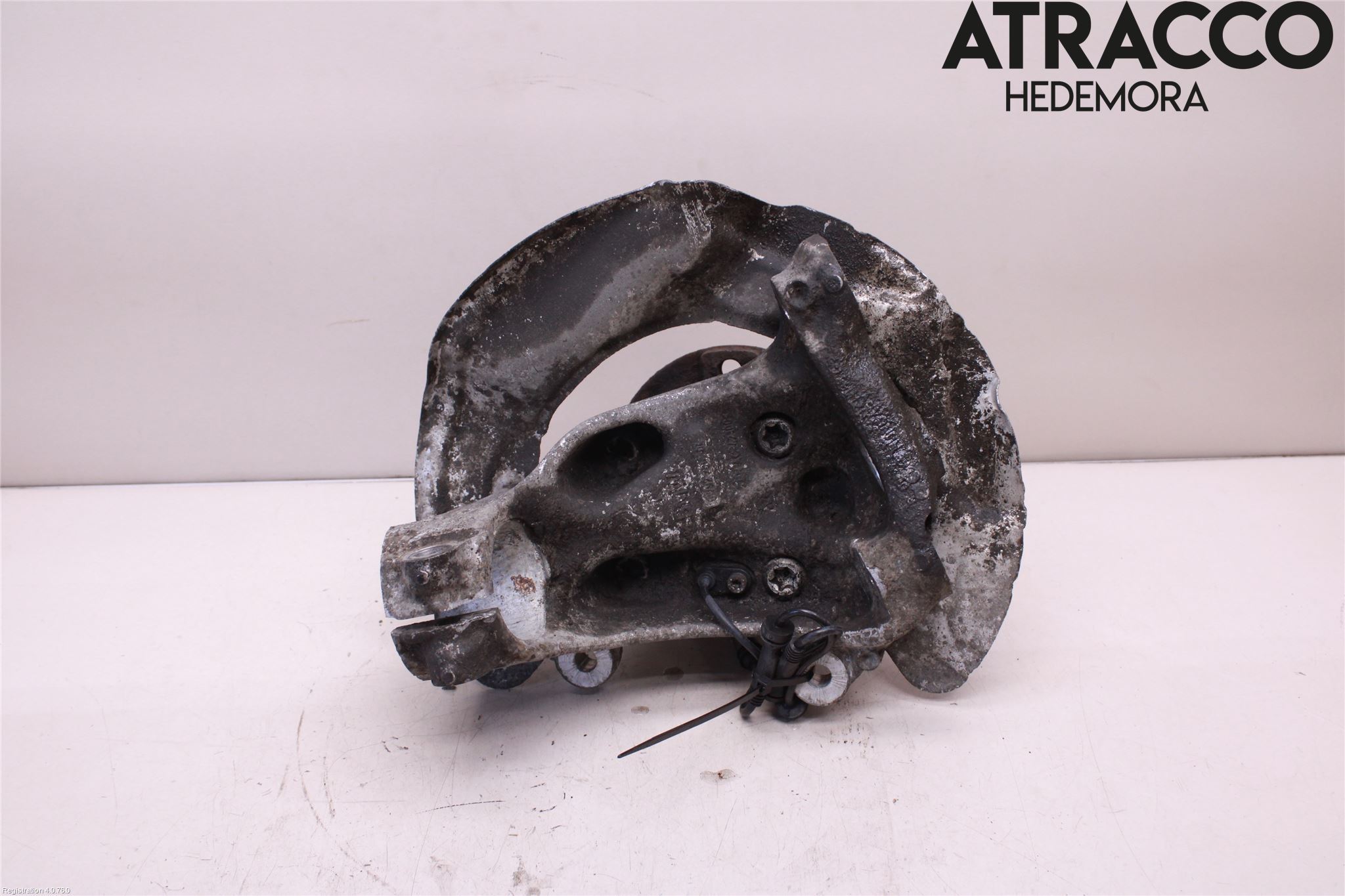 BMW 1 F20/F21 11-19 Spindel Vf