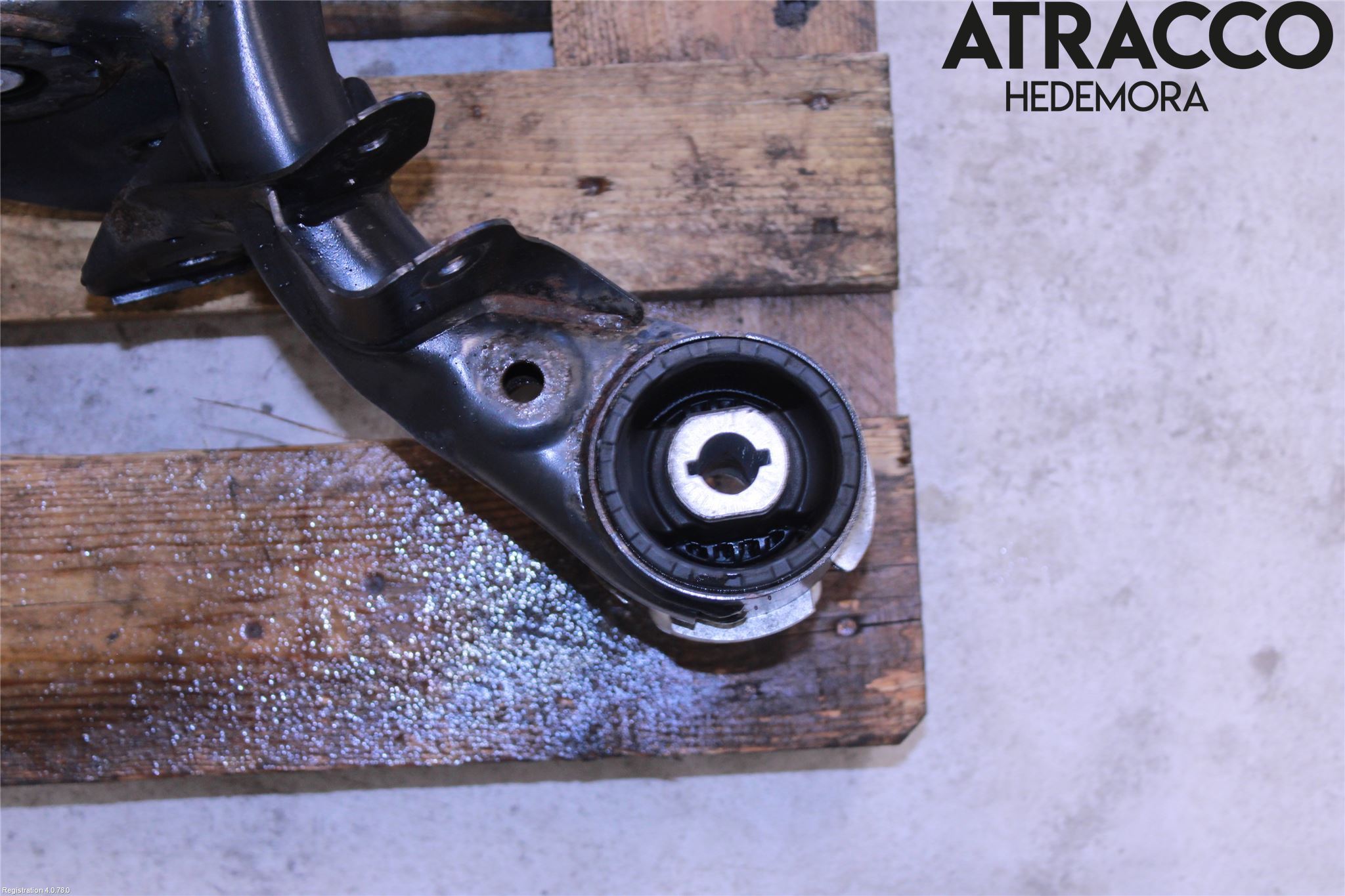 Audi A4/S4 B9 16-19 Bakaksel Feste Travers-Ramme