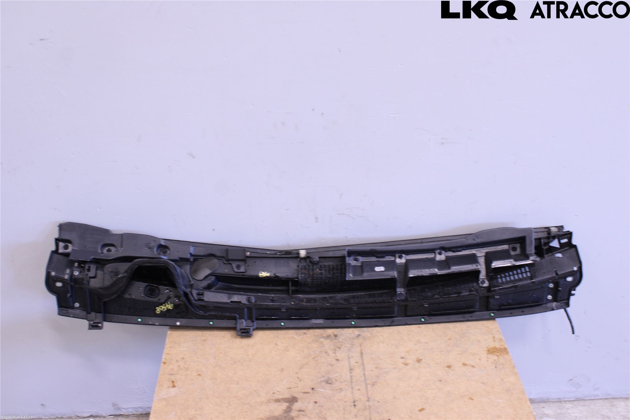 Toyota YARIS XP130 15-20 Visker Deksel-Grill-Under Frr
