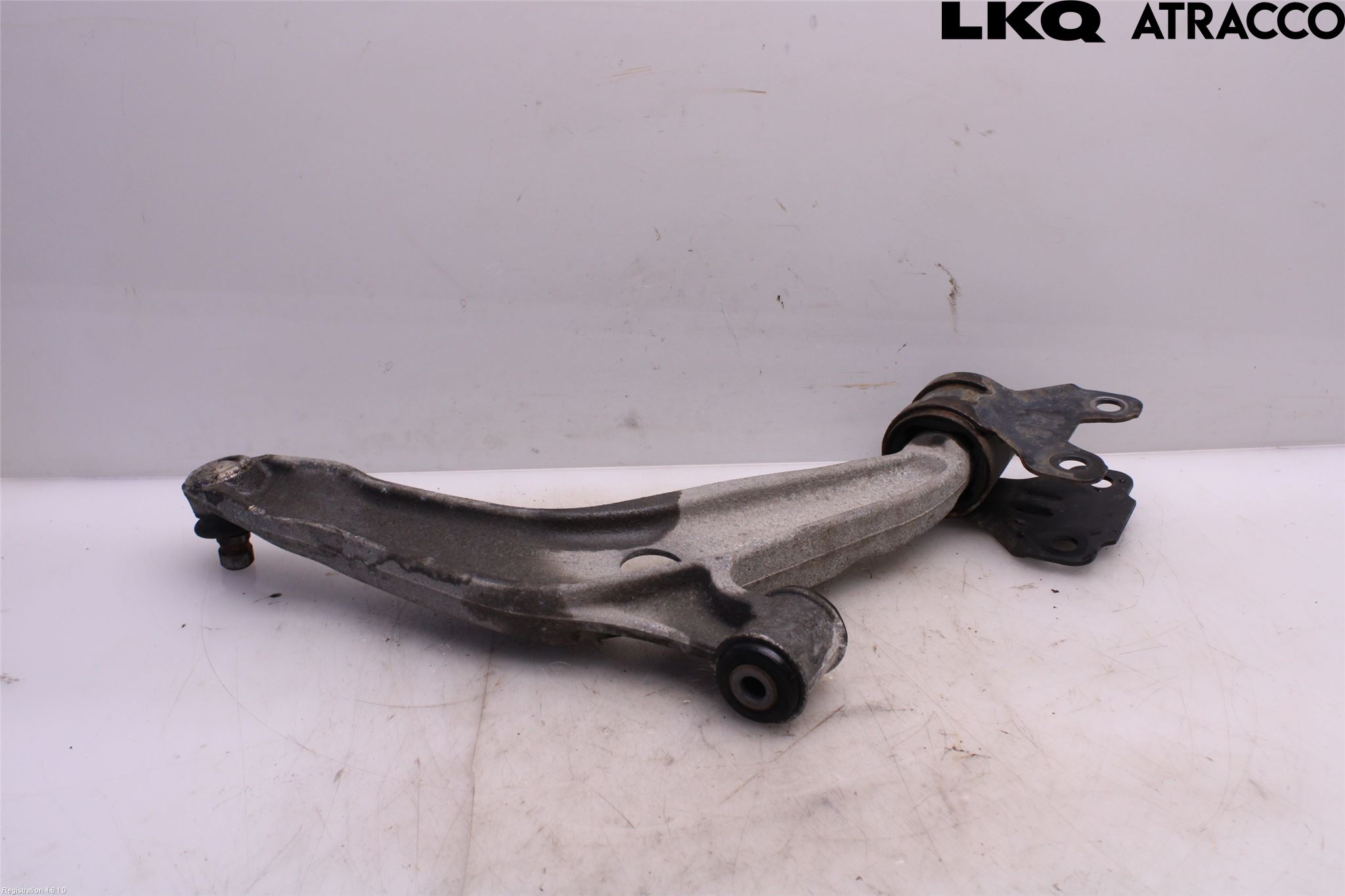 Ford TRANSIT/TOURNEO CONNECT 13-22 Bærearm Foran Venstre Nedre