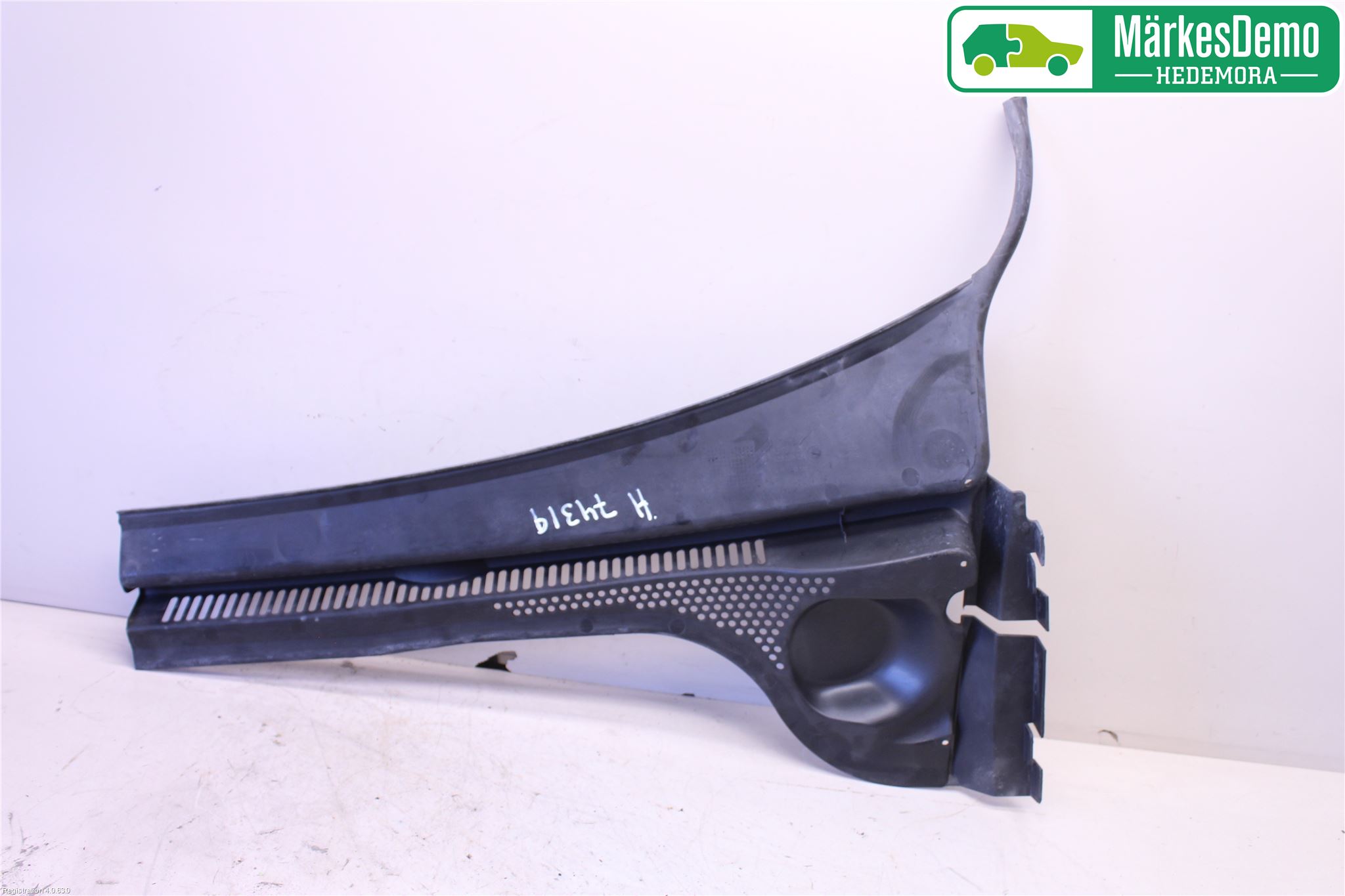 Volkswagen VW JETTA VI 11- Visker Deksel-Grill-Under Frr