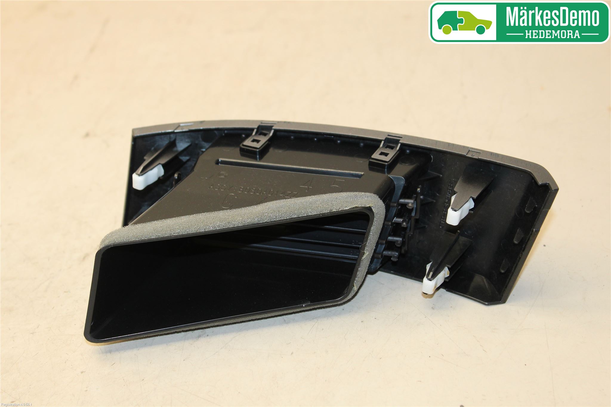 Mitsubishi OUTLANDER 07-12 Dashbord Kanal - Dyse