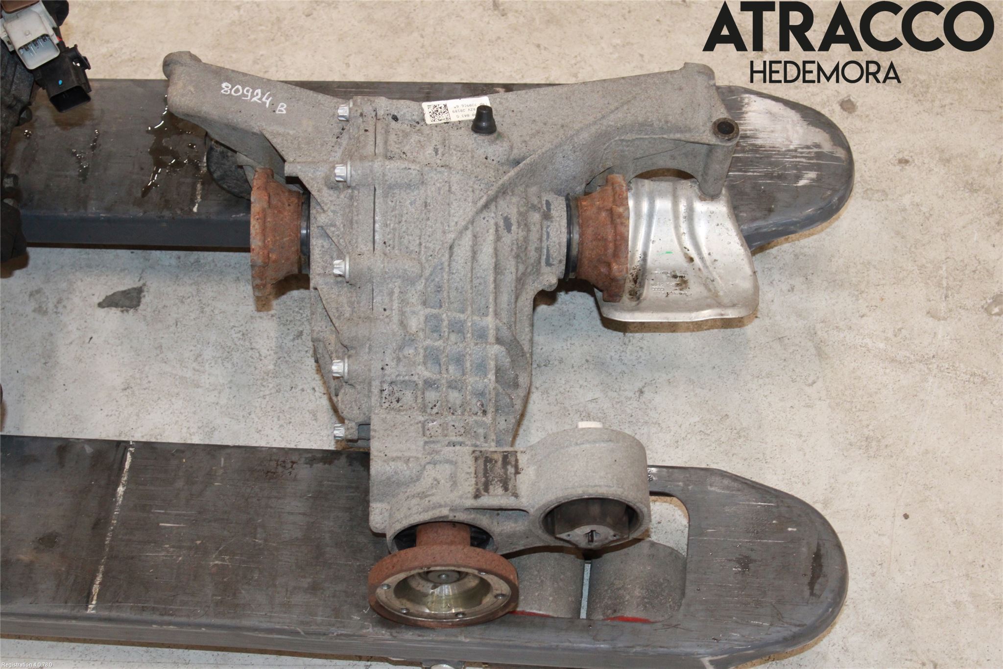 Audi A4/S4 B9 16-19 Bakaksel Kardang Bak -Diff
