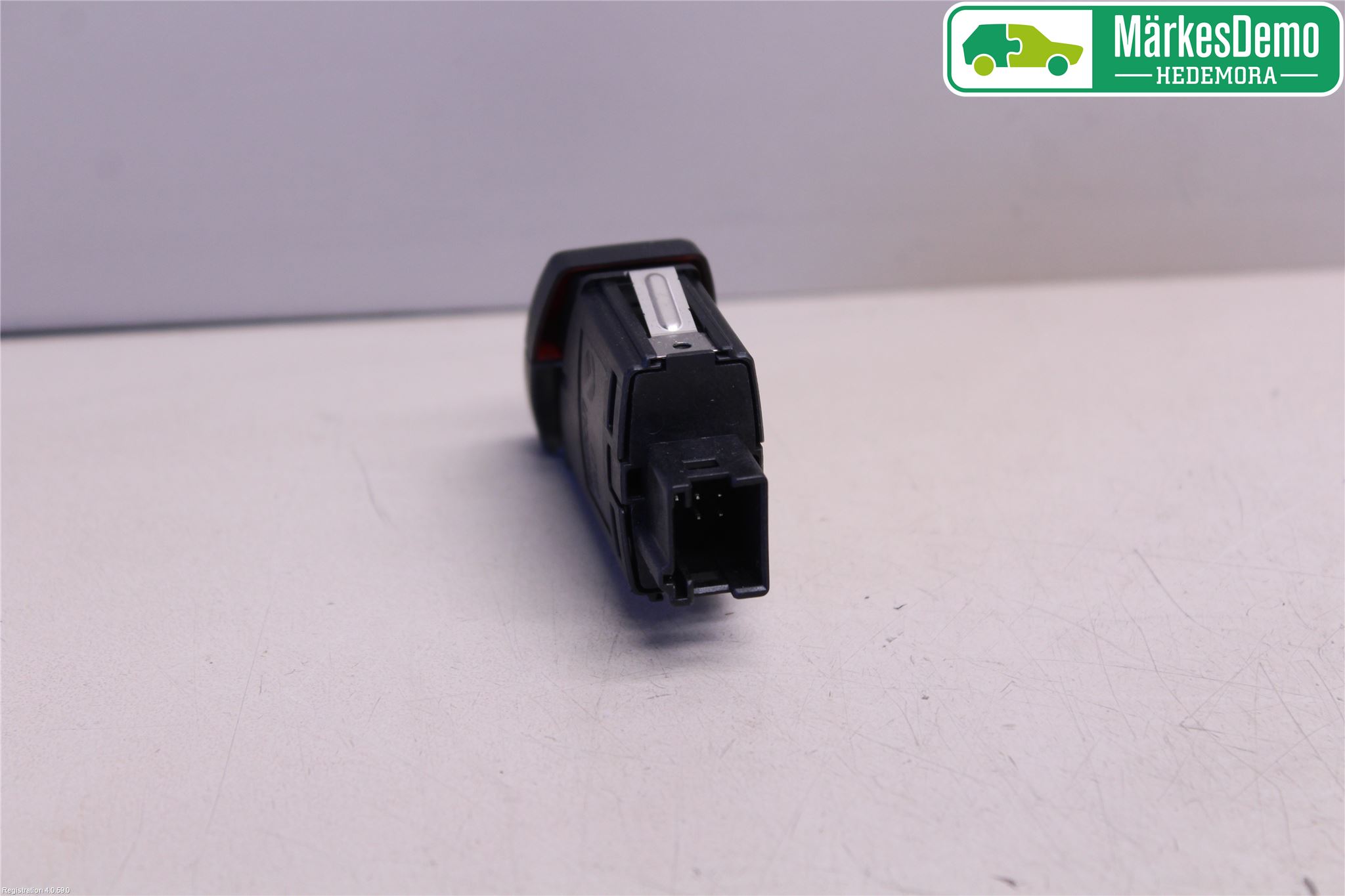 BMW 5 F10/F11/F18 09-17 Bryter Varsel (Nødblink)