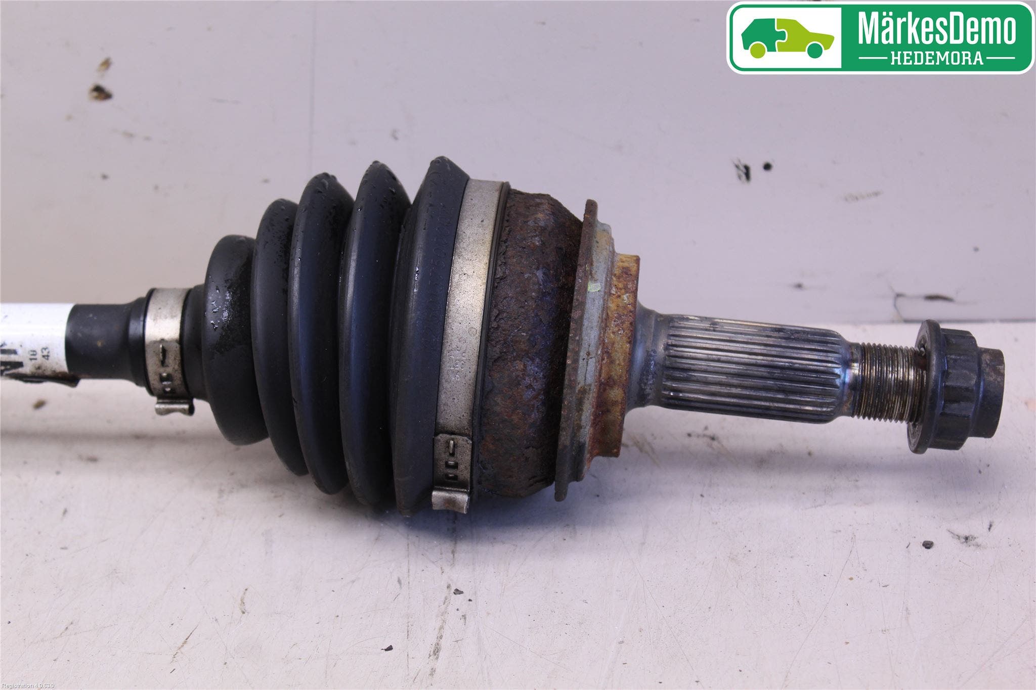 Toyota YARIS XP90 06-11 Drivaksel Foran Kompl Venstre