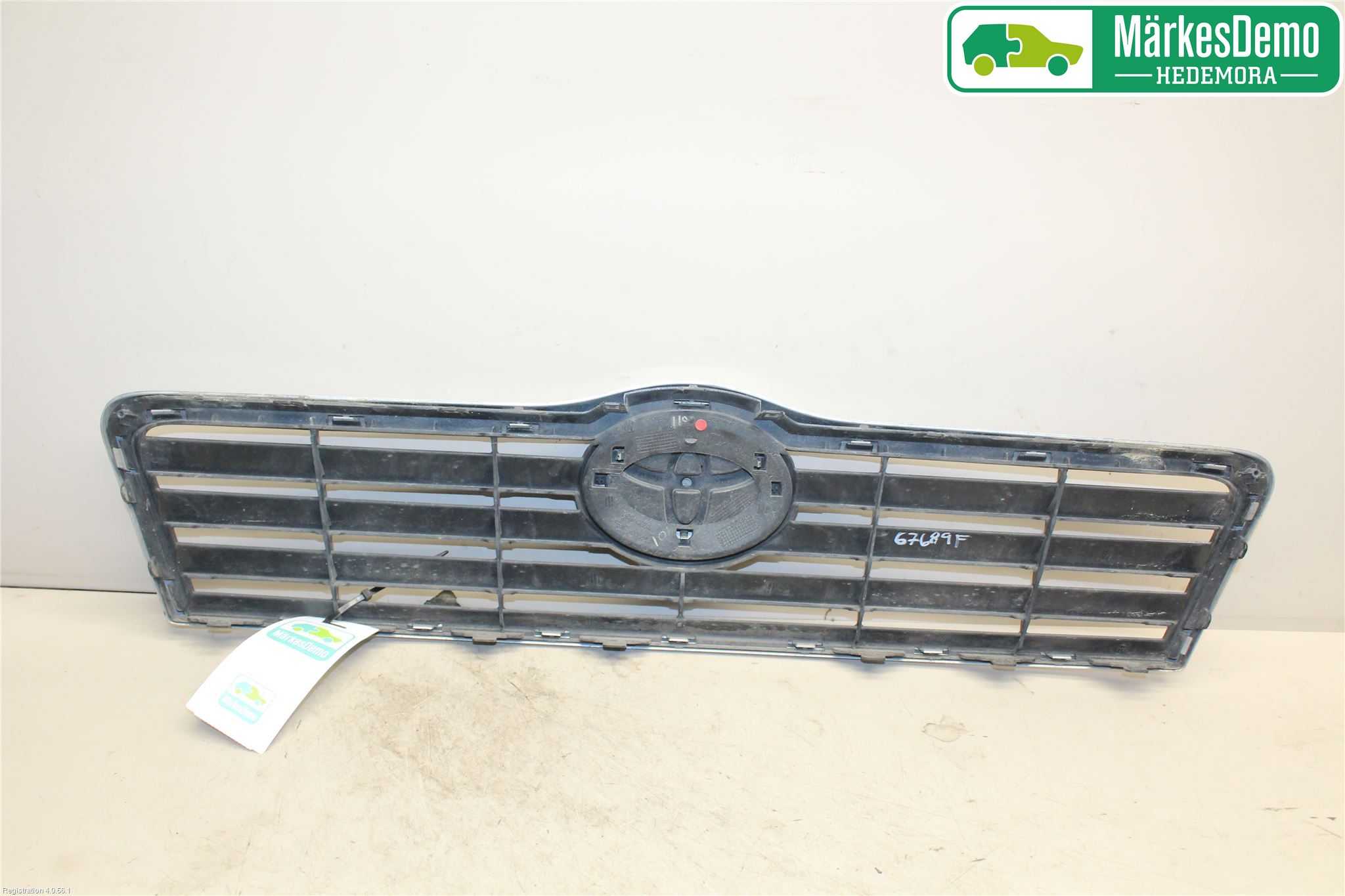 Toyota AVENSIS 03-06 Grill Komplett