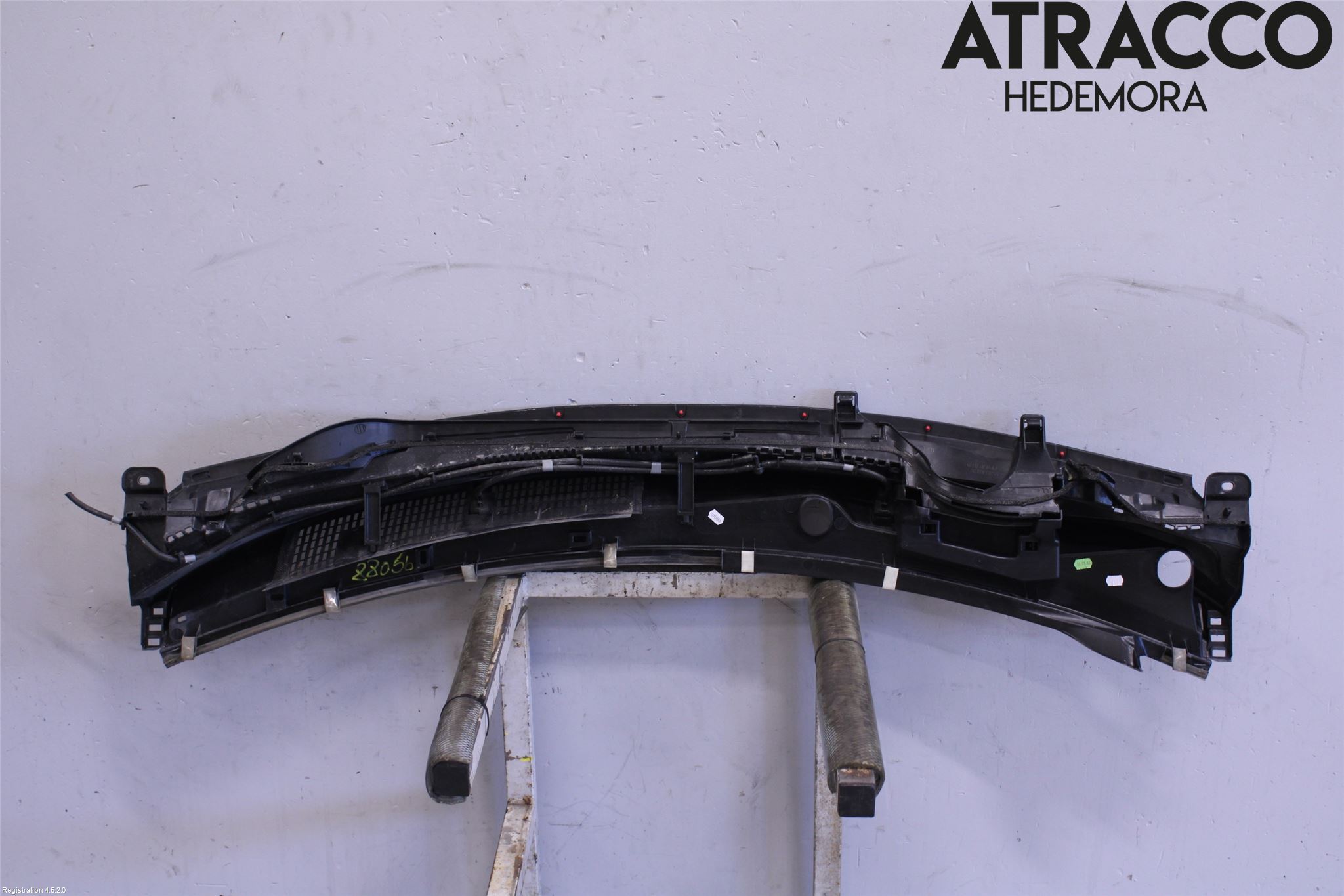 Toyota YARIS XP21 20- Visker Deksel-Grill-Under Frr
