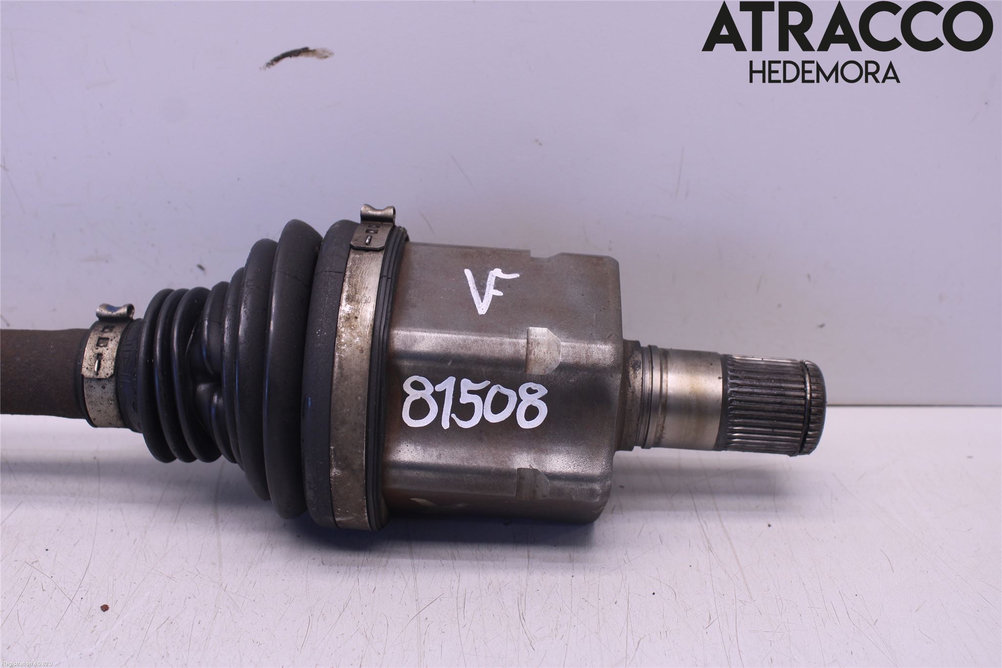 Volkswagen VW PASSAT 15-19 Drivaksel Foran Kompl Venstre