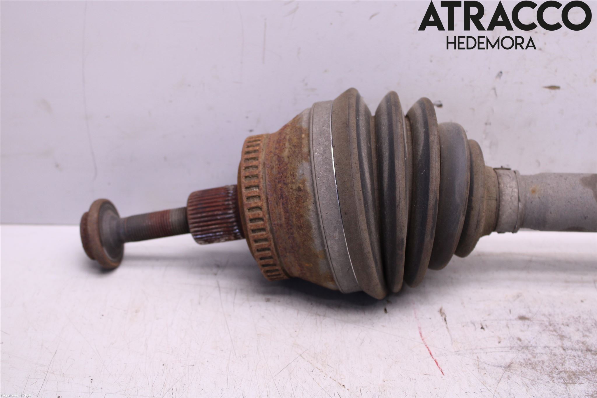 Audi A4/S4 01-05 Drivaksel Foran Kompl Venstre