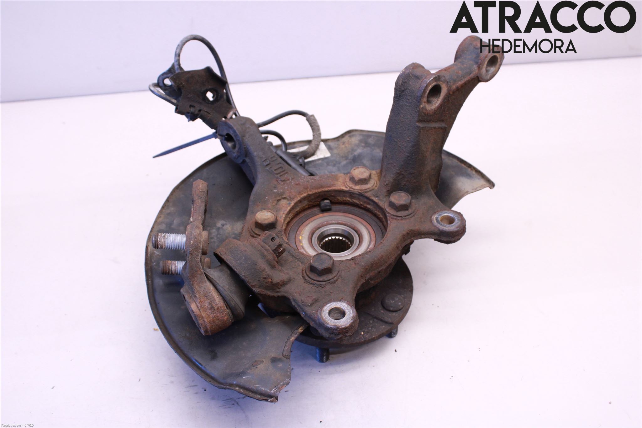 Toyota AURIS 13-19 Spindel Vf