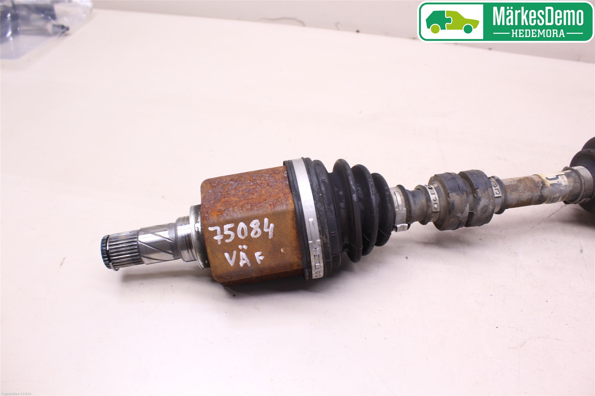 Nissan QASHQAI 14-17 Drivaksel Foran Kompl Venstre