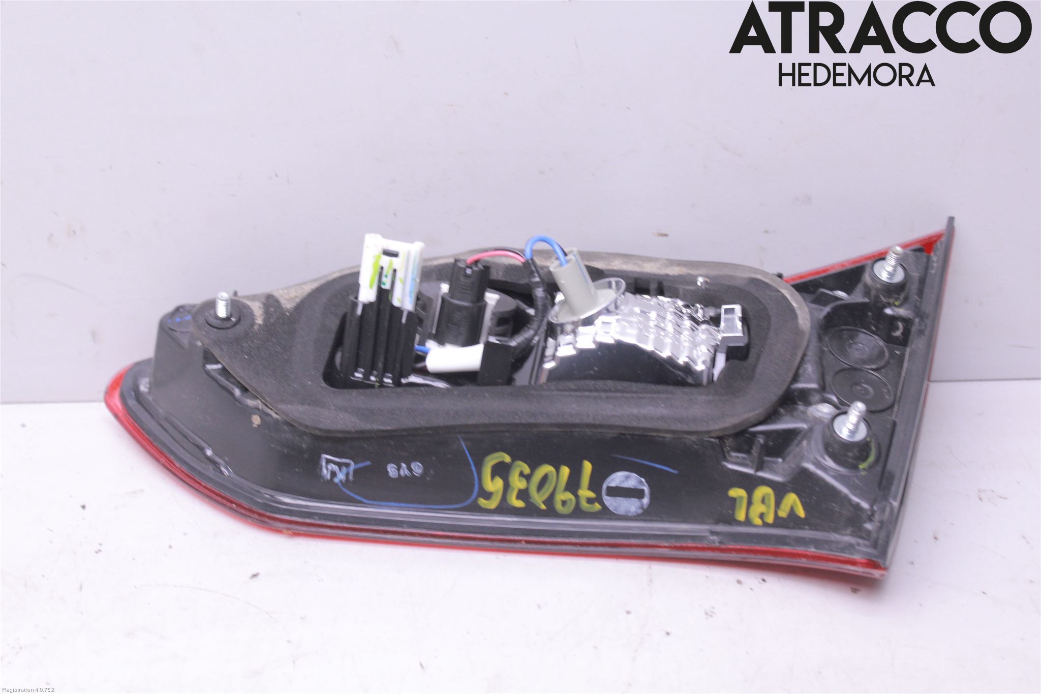 Toyota YARIS XP130 15-20 Baklykt Venstre  På Luke(Indre