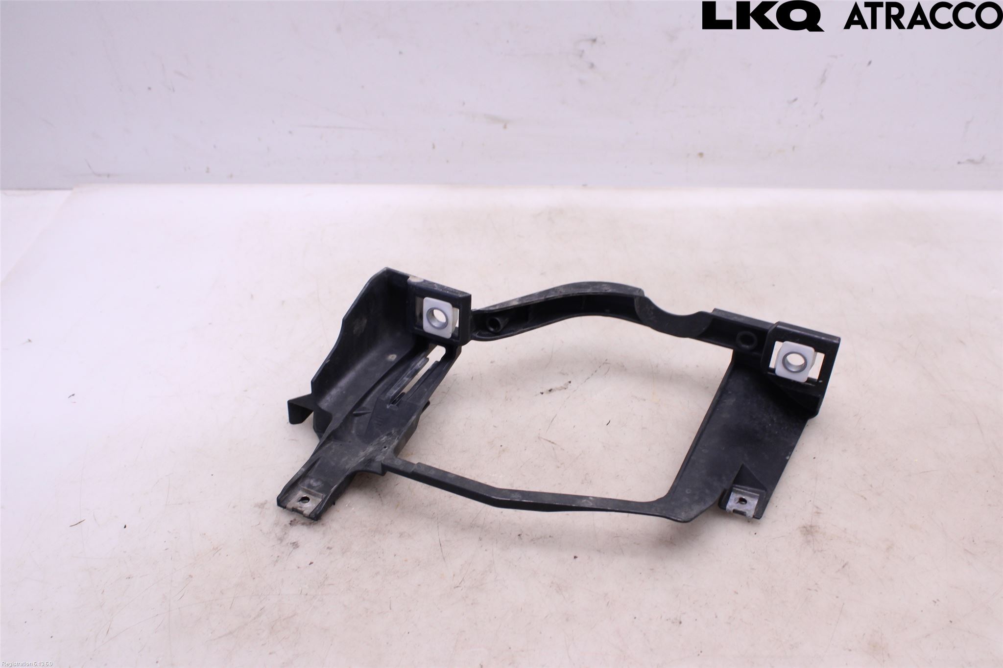BMW 5 E60/61 Sed/Tou 02-10 Frontlykt Holder-Feste