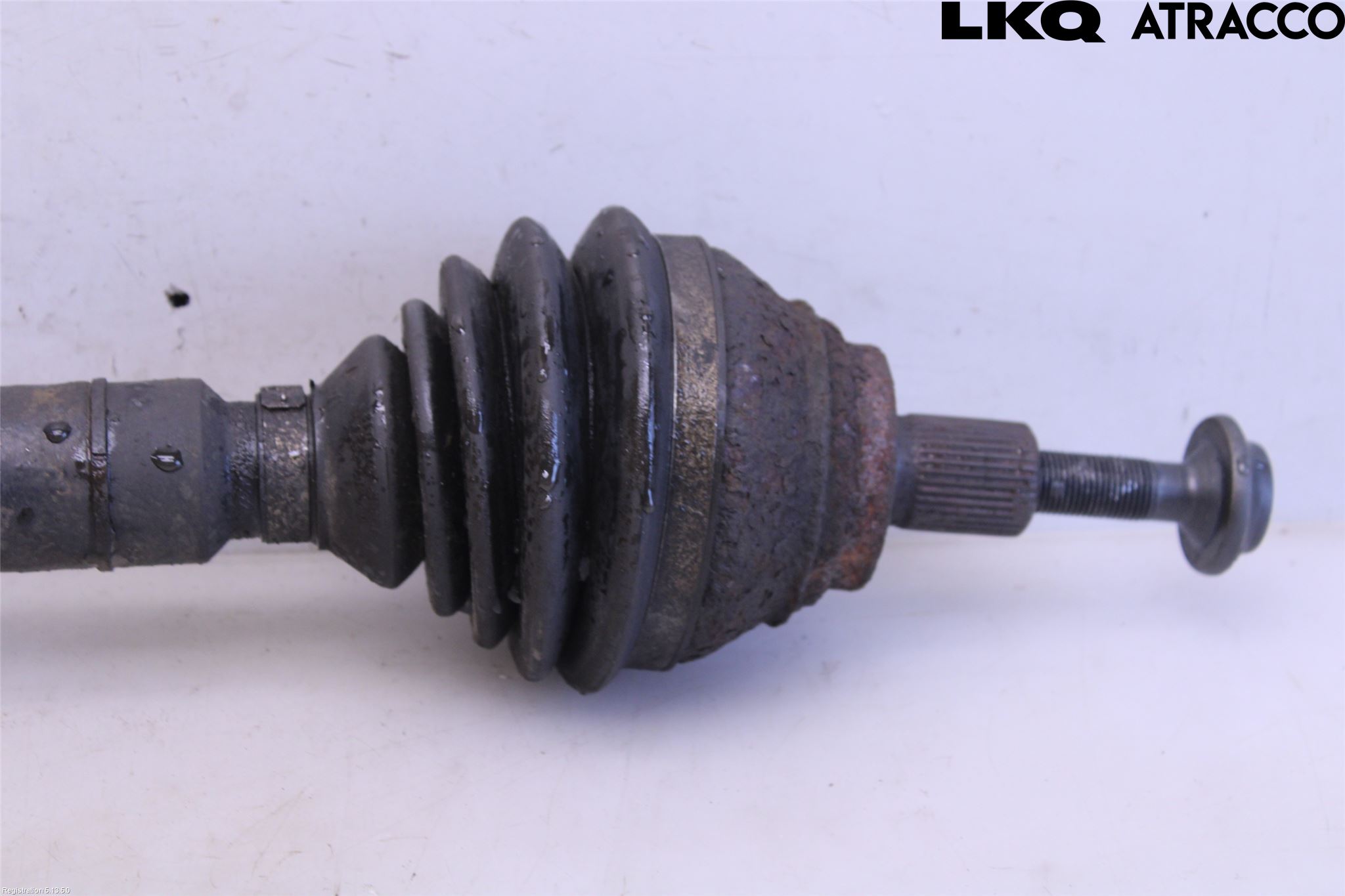 Volkswagen VW PASSAT 05-11 Drivaksel Foran Kompl Høyre