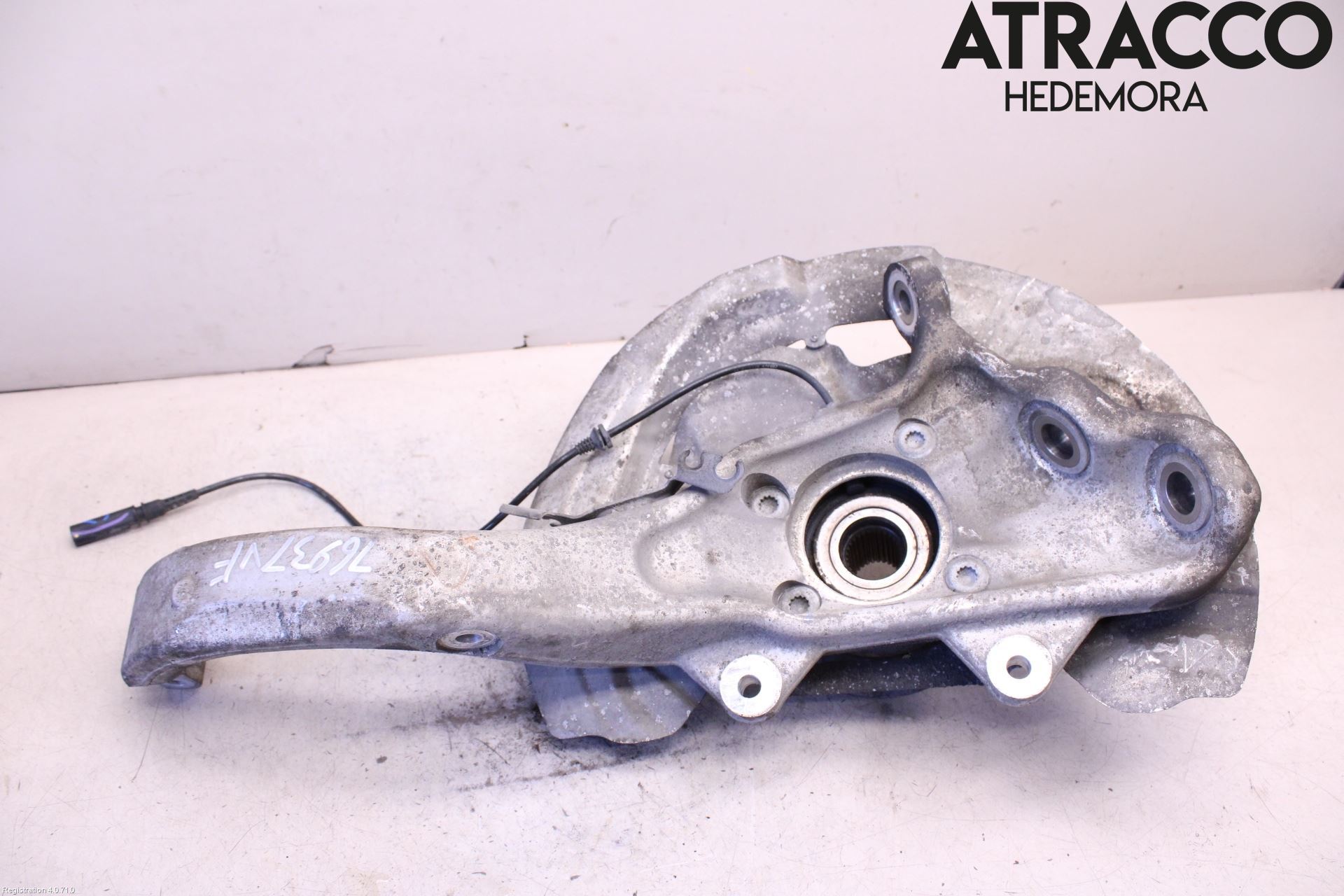 BMW X6 E71/E72   08-14 Spindel Vf