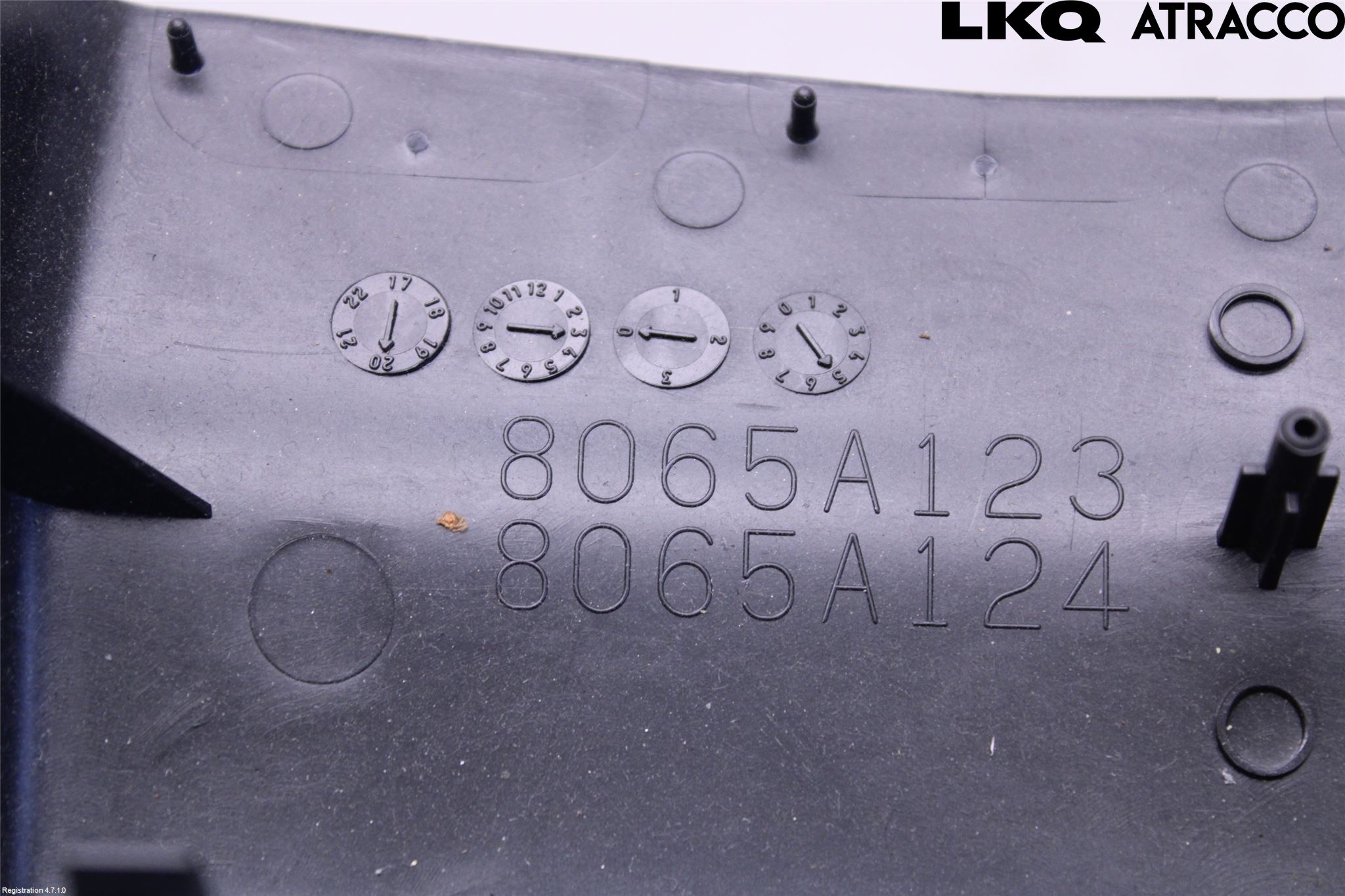Mitsubishi OUTLANDER 13-21 Rattdeksel - Deksler