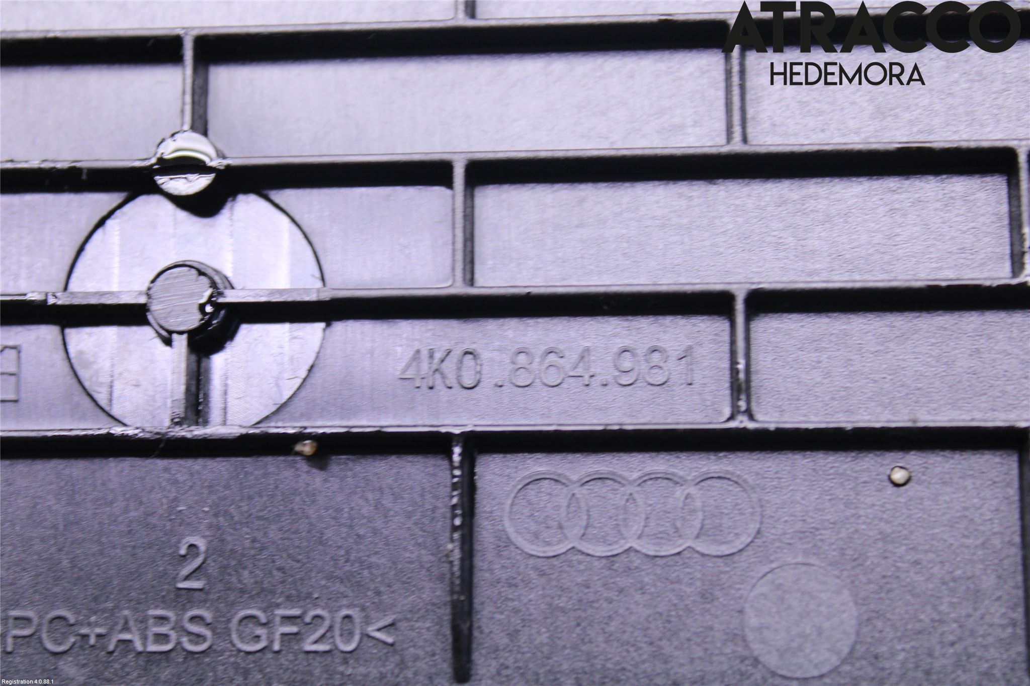 Audi A6 F2/C8 19- Innr Konsoll-Lomme
