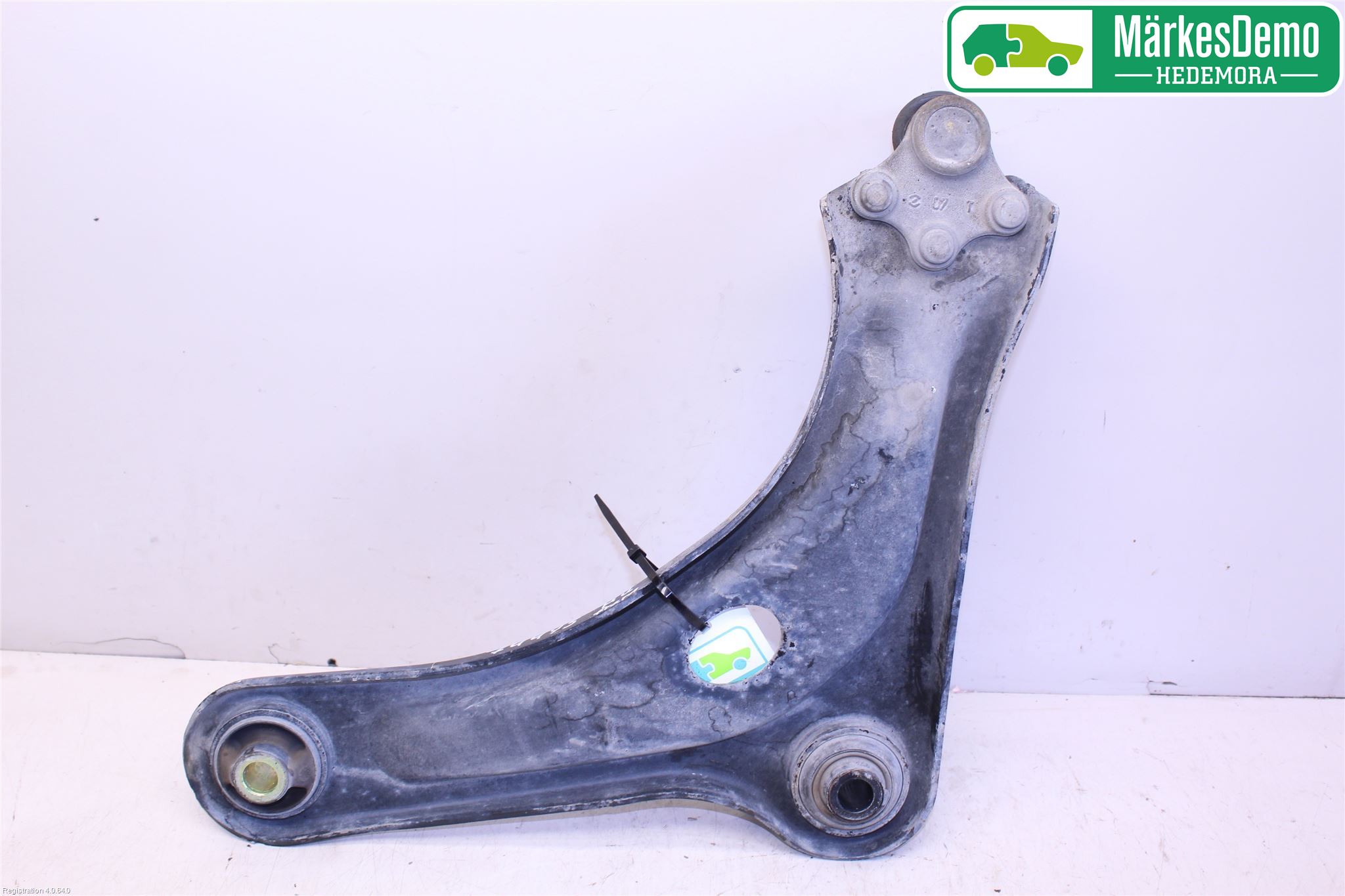 Peugeot PEUGOT 208 16-19 Bærearm Foran Høyre Nedre